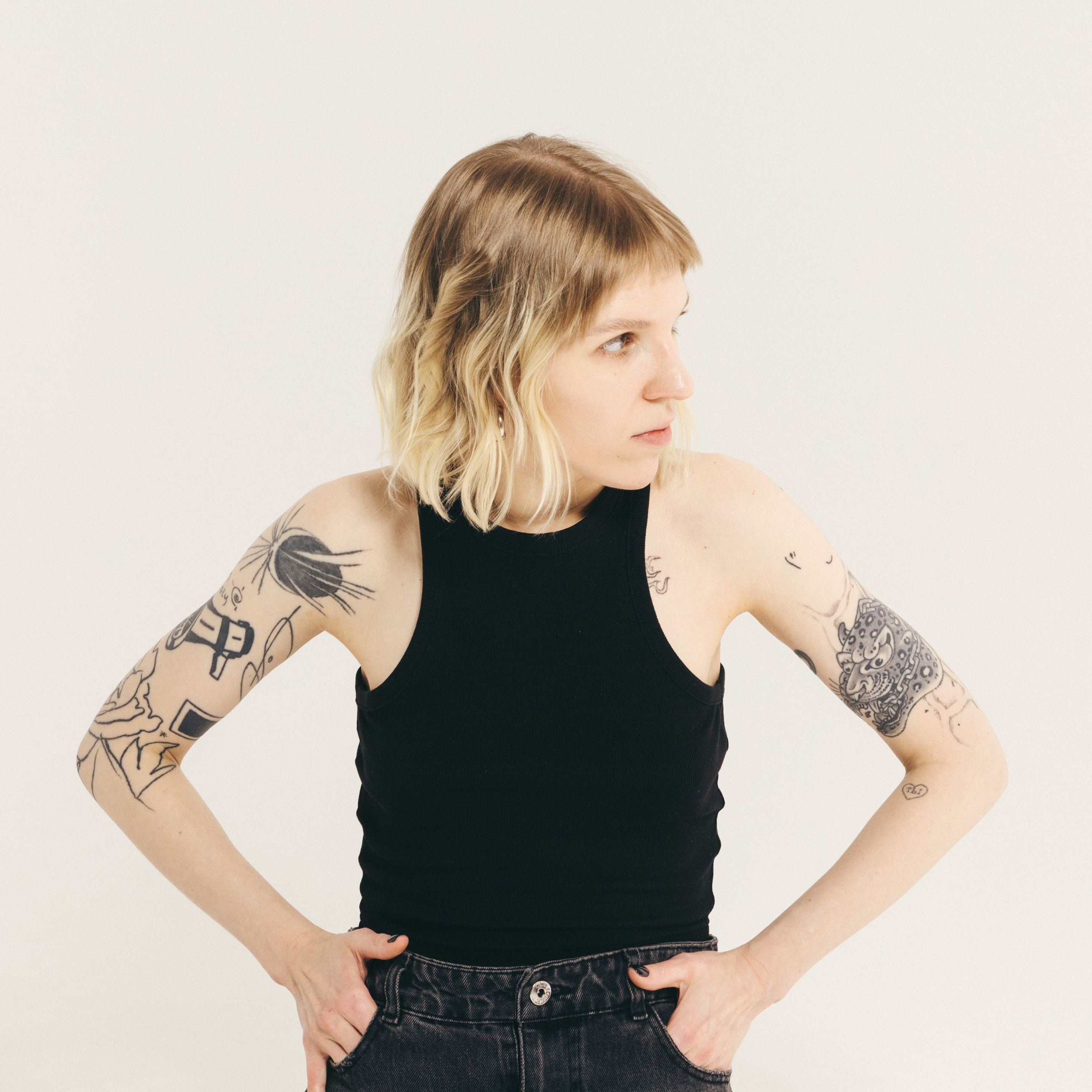 Ника. Студия