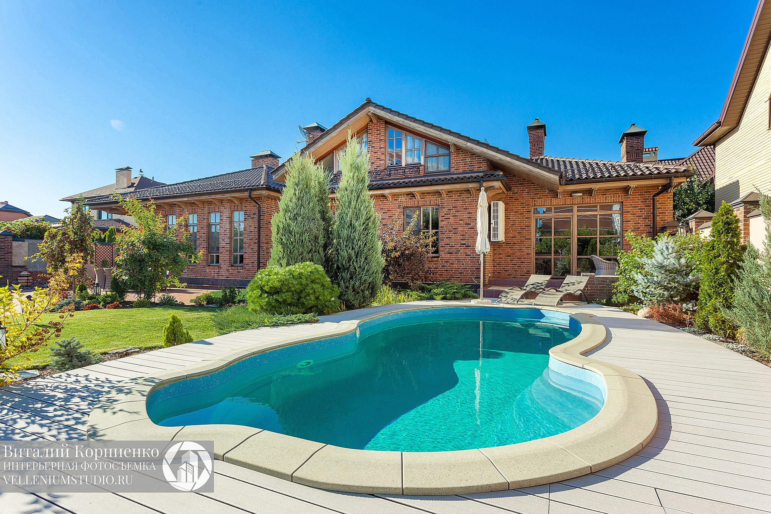 Interior photographer Vitalii in Portland and Vancouver