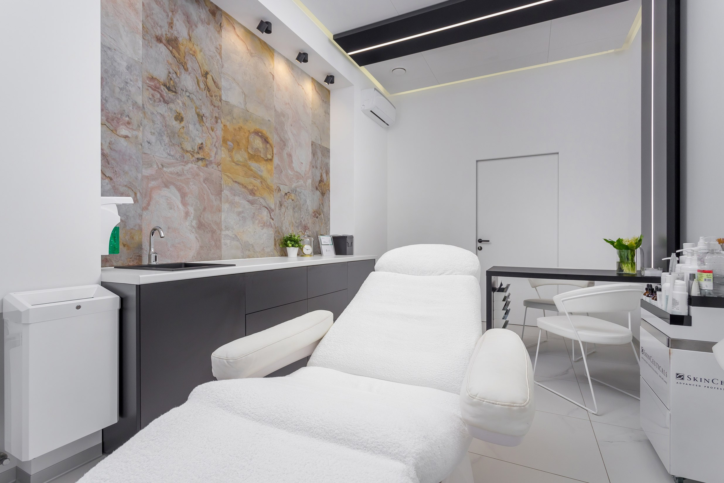 Medical centers. Interior photographer Vitalii in Portland and Vancouver