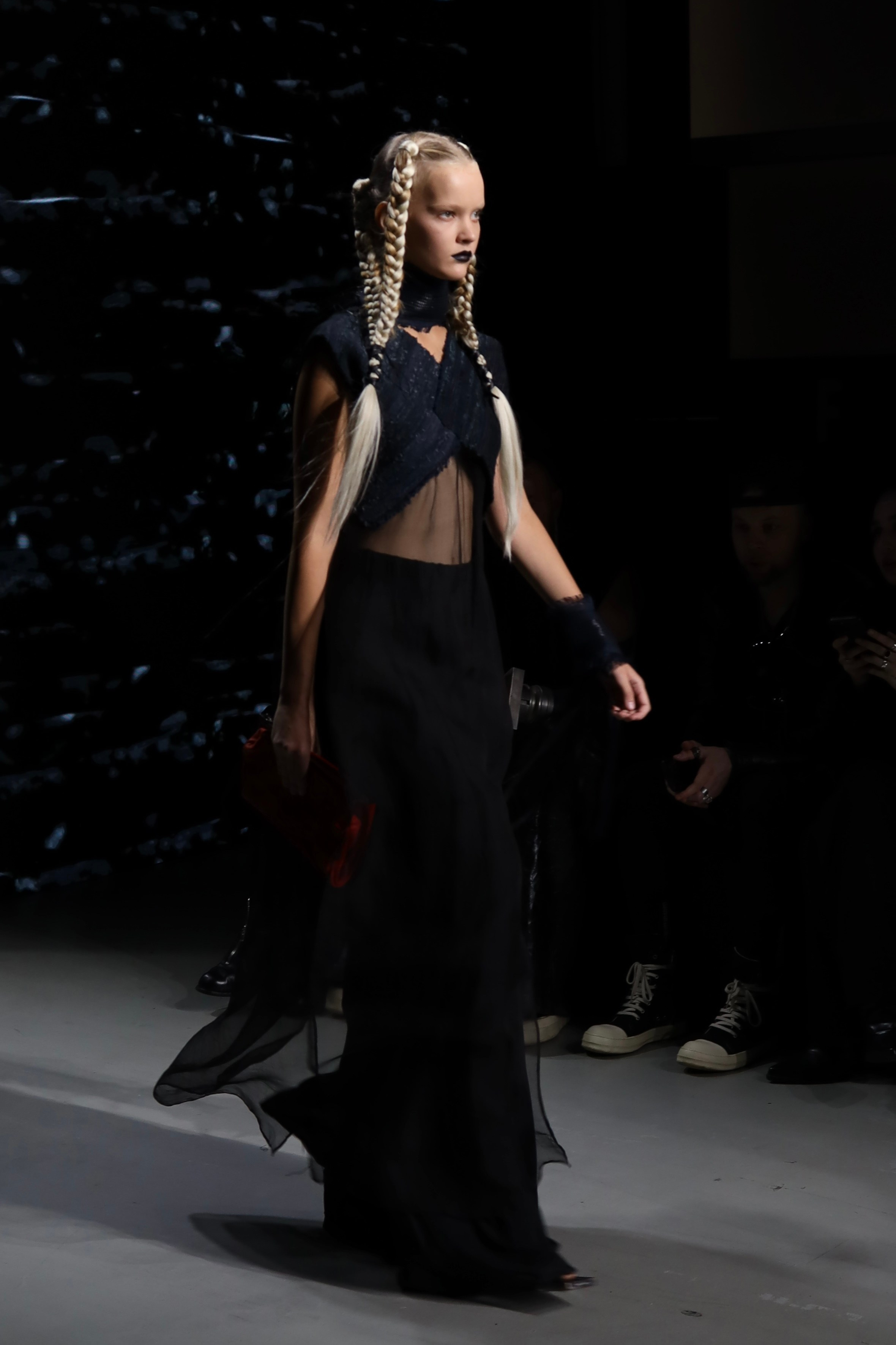 Съёмки модных показов. Фотограф в Москве — Рина Серёгина — съёмка в студии и репортаж