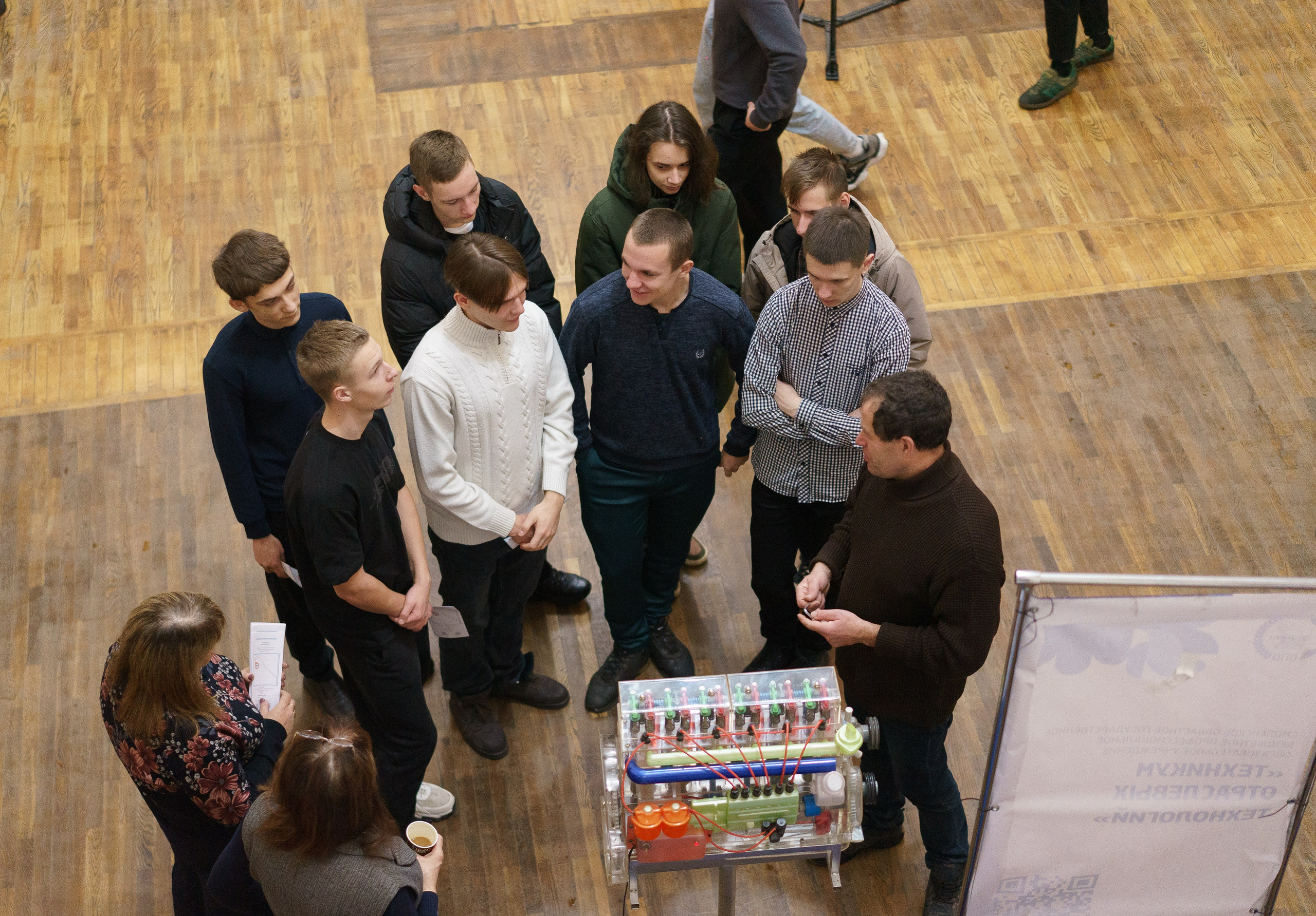 Межотраслевая выставка учебных заведений, Сафоново. Фотограф и видеограф Смоленск | Студия Цезарь