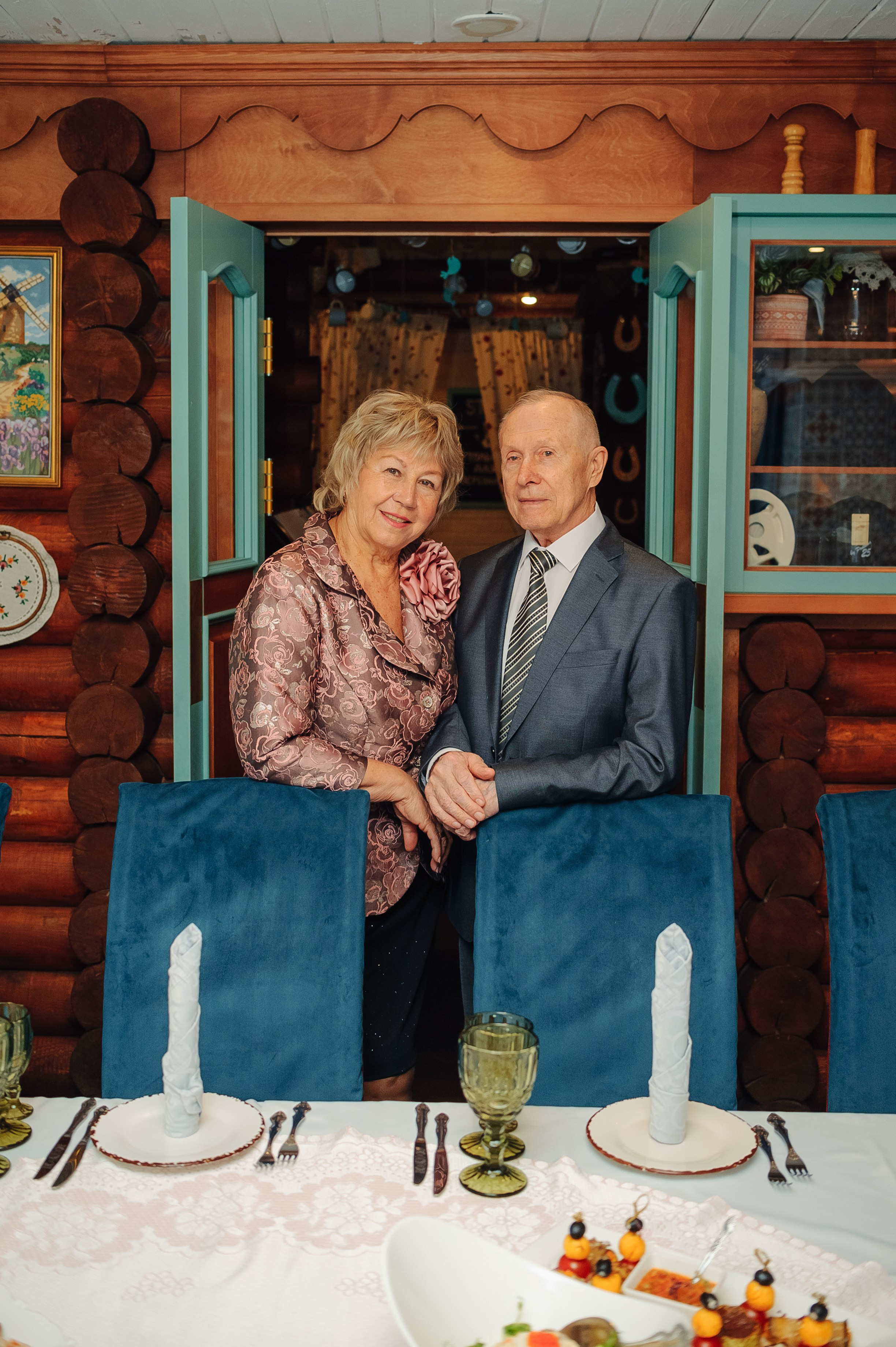 Тихий семейный праздник в ресторане Подкова. Свадебный фотограф в Екатеринбурге Артём Зайнетдинов