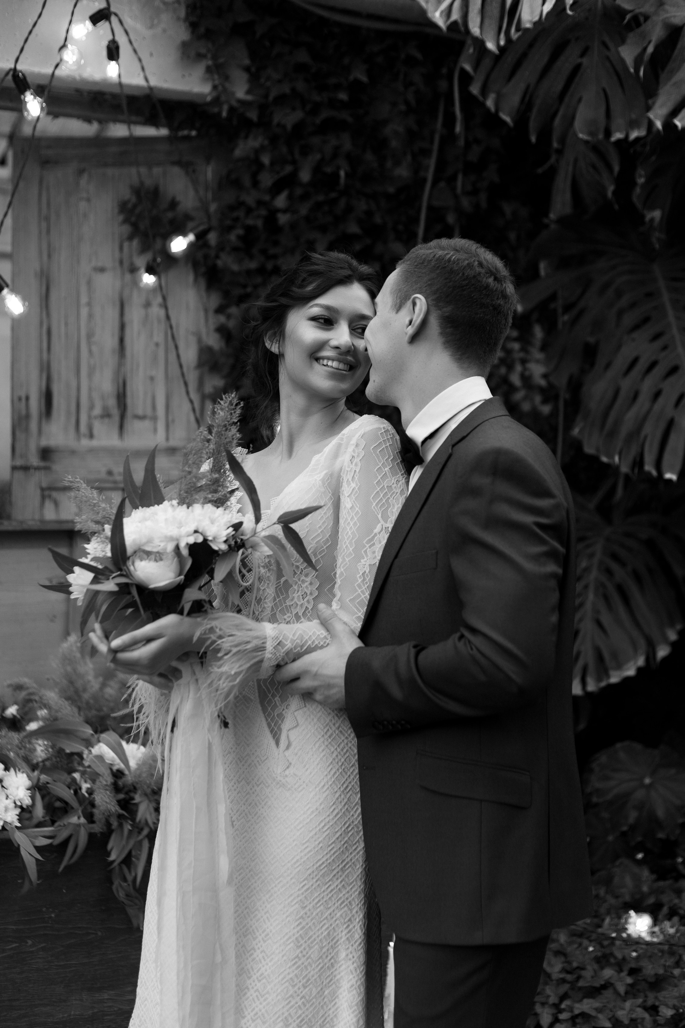 Свадебная фотосессия в оранжерее. Свадебный и семейный фотограф в Волгограде Кристина Иванова