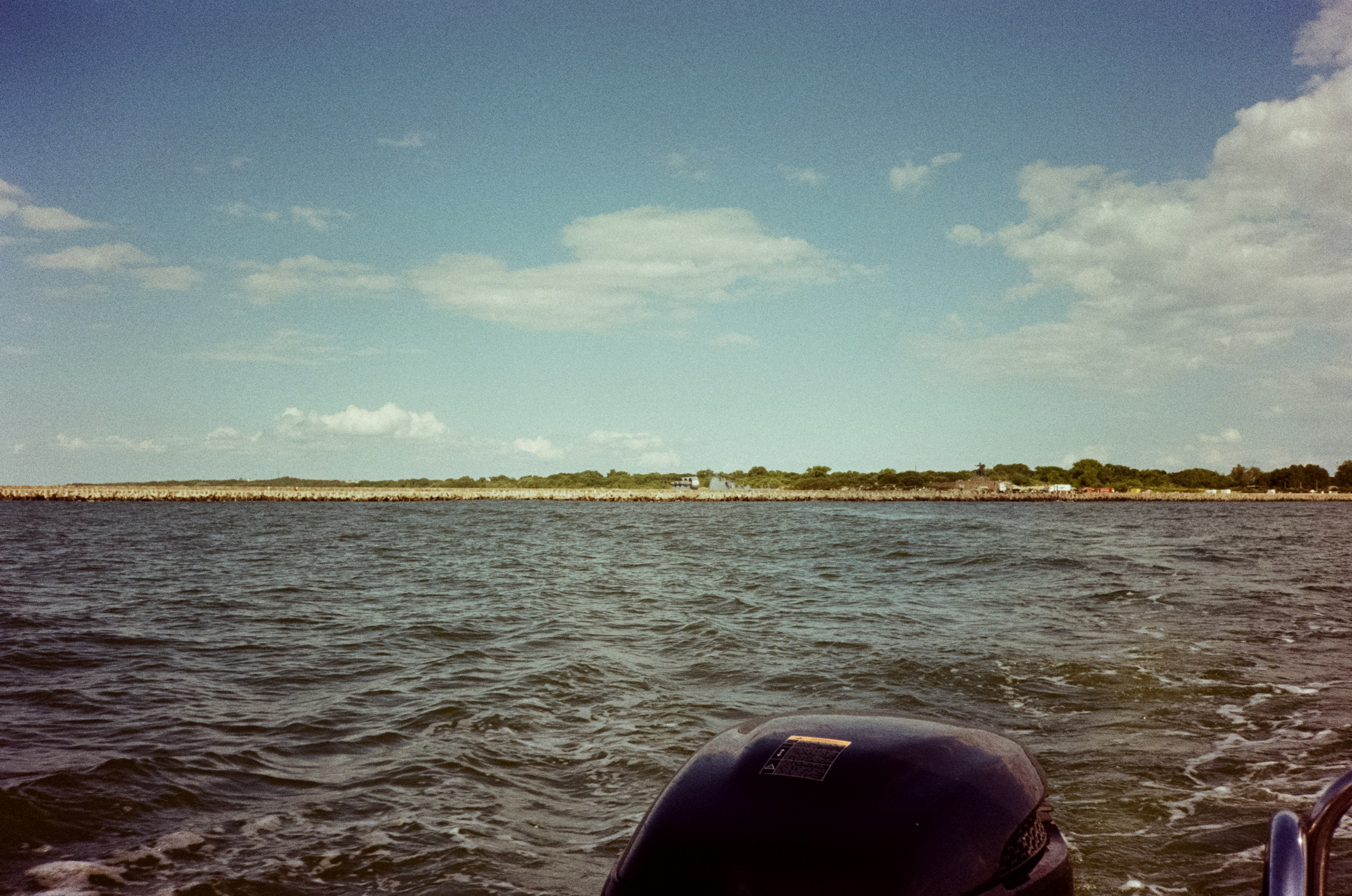 Прогулка на катере по Калининградскому заливу. Алые паруса. Фотограф-документалист Мария Осокина