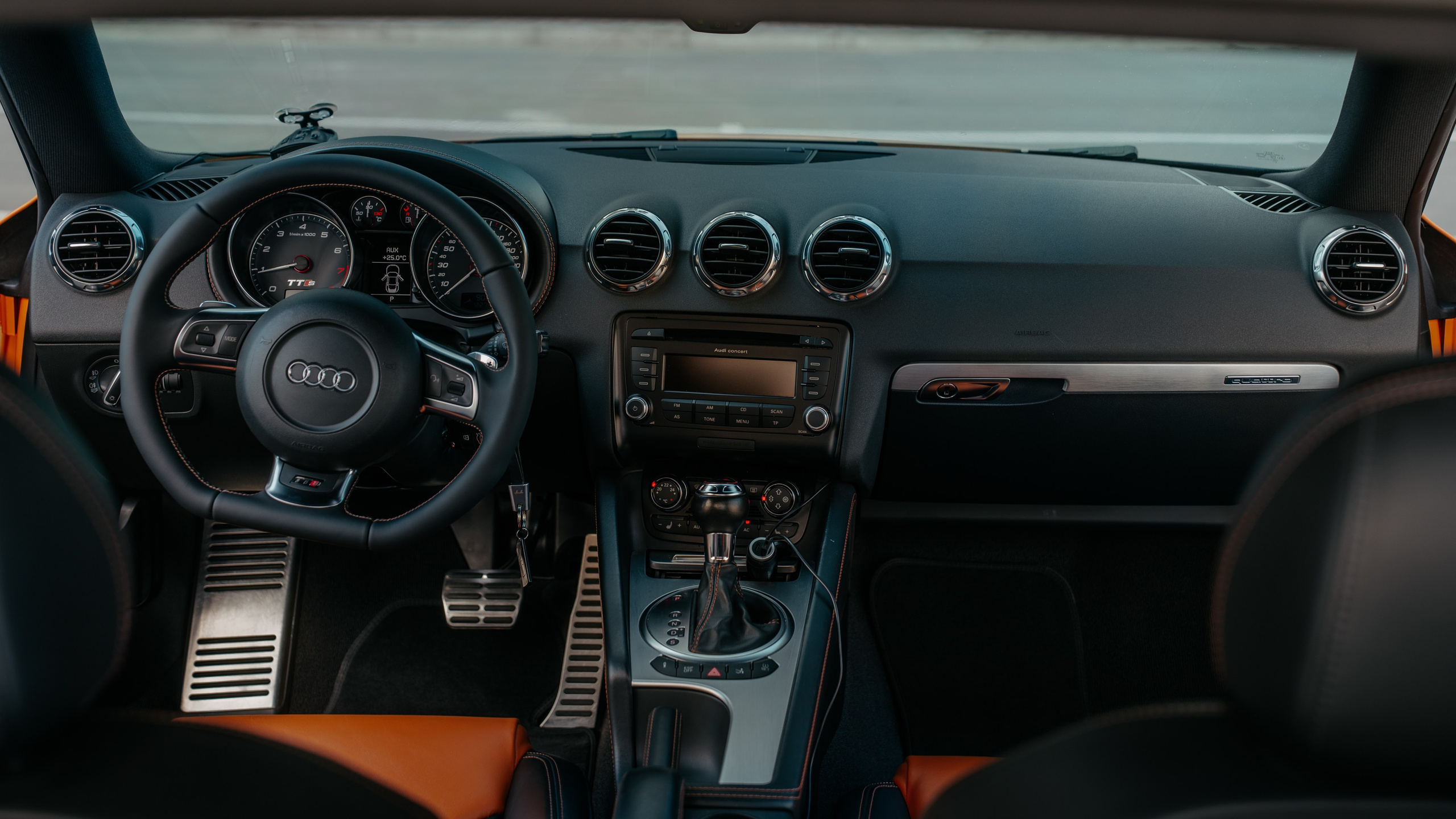 Audi TTs. Фотограф, видеограф и пилот дрона на Байкале
