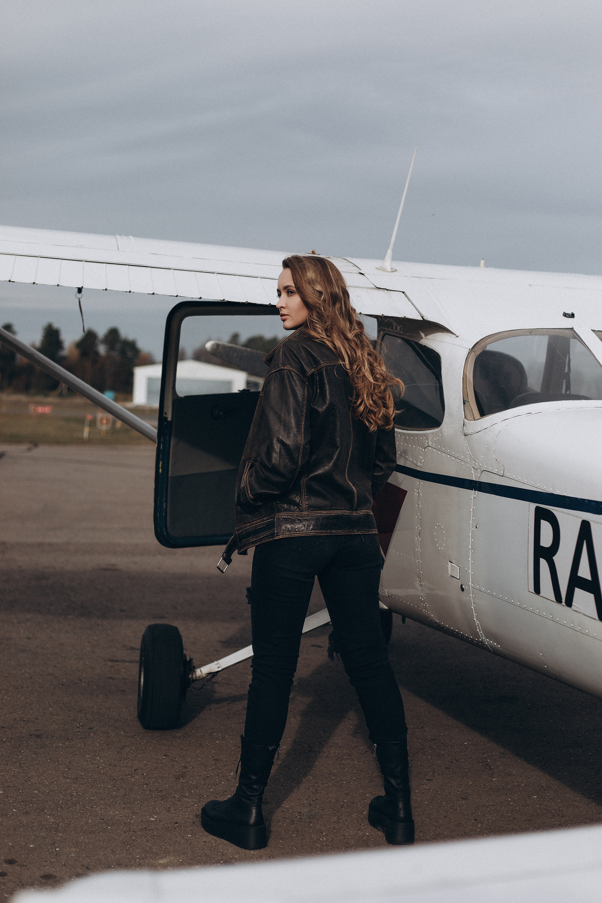 Анастасия. Аэродром Новинки. Женский портретный фотограф в Москве Елена Разина