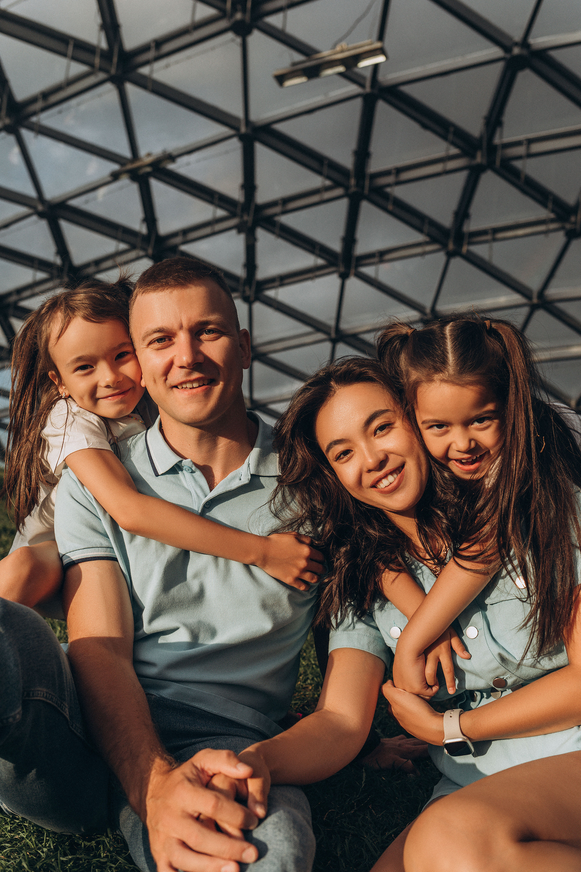 Анара и Дмитрий с девочками. Женский портретный фотограф в Москве Елена Разина