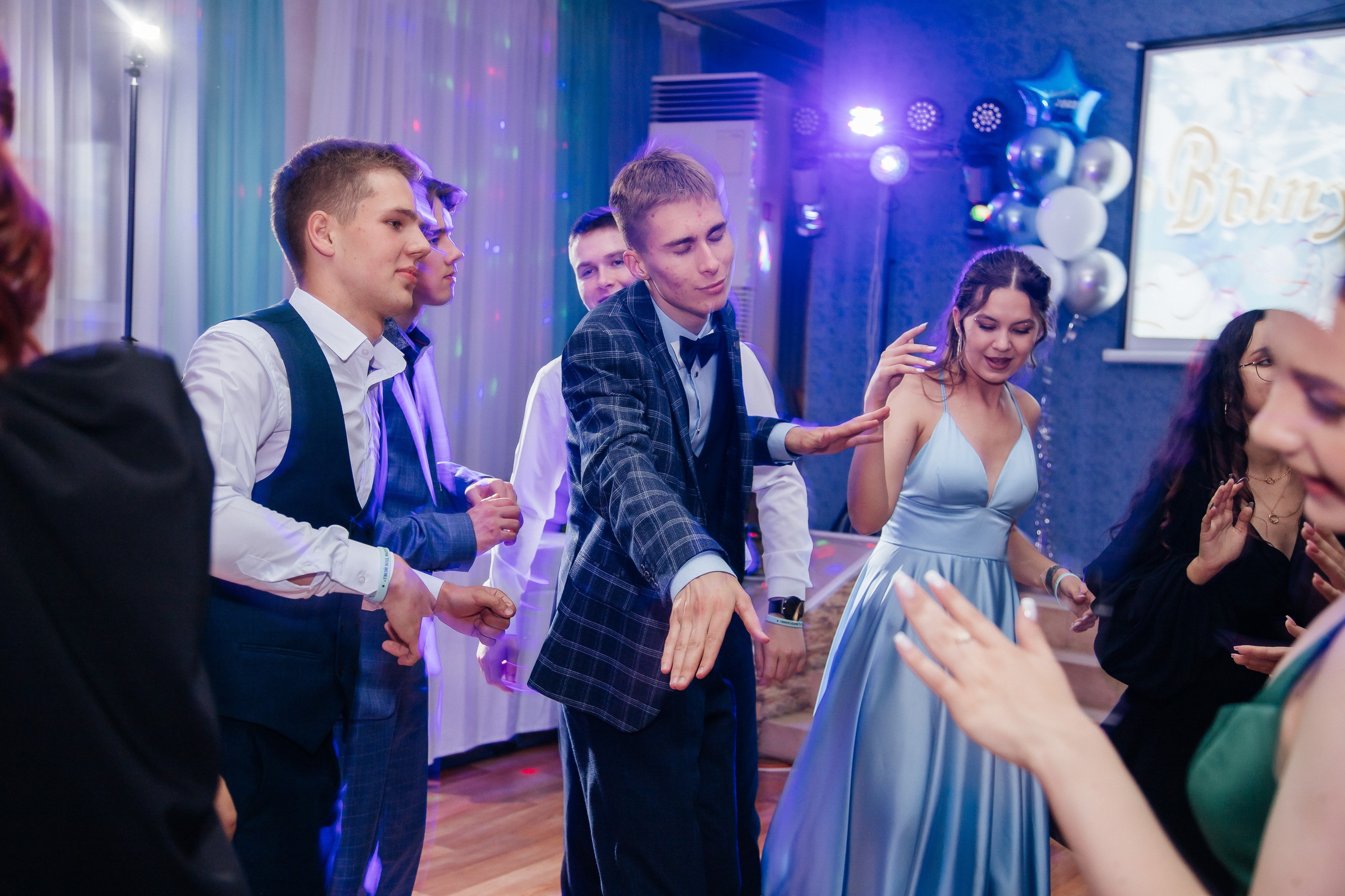 Выпускной. Креативный и женский Фотограф Омске Наталья Лебедева