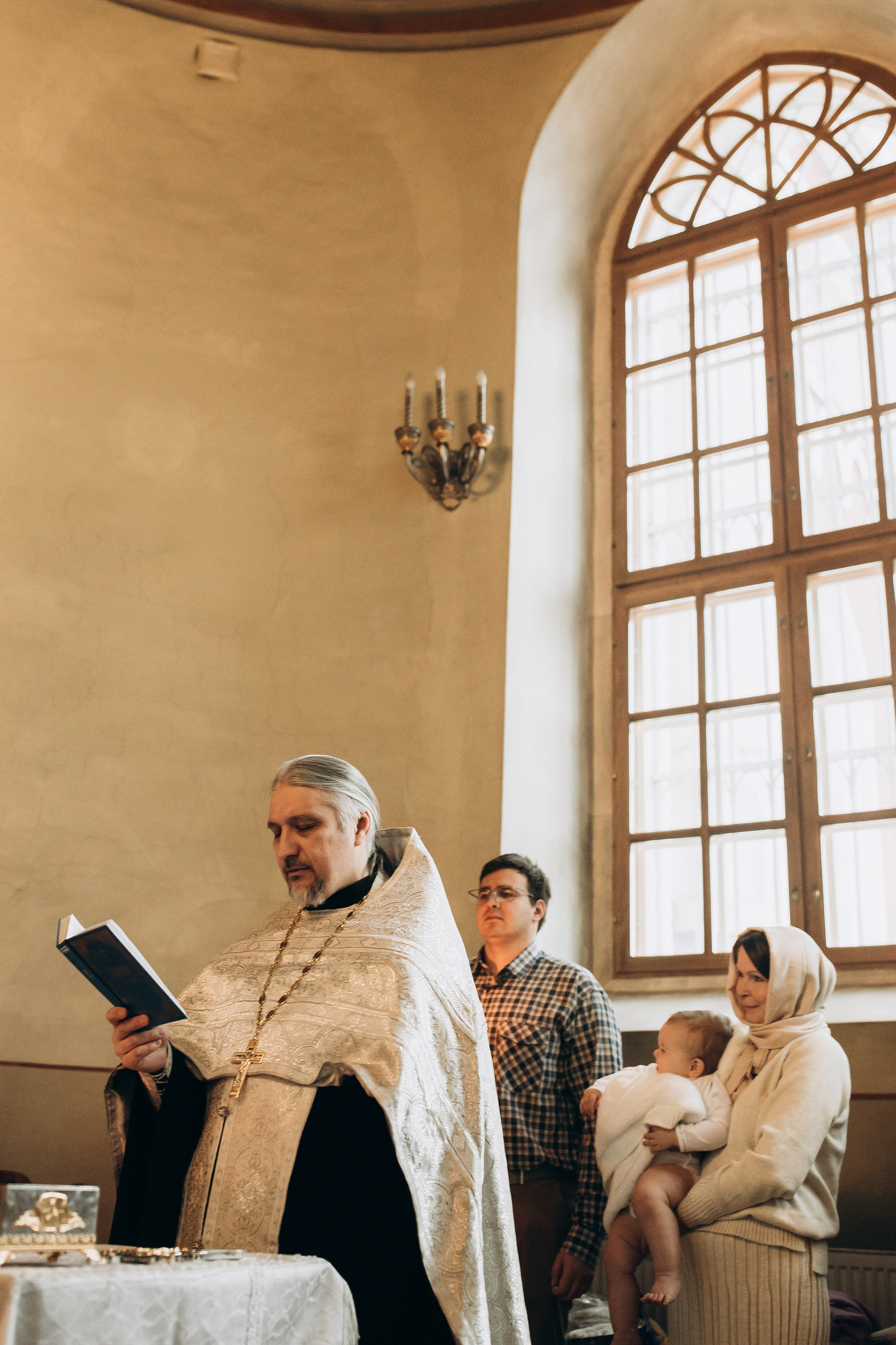 Таинство Крещения Ивана в Церкви Николая Чудотворца. Детский и семейный фотограф в Пушкино, Мытищи, Москва Сергеева Светлана