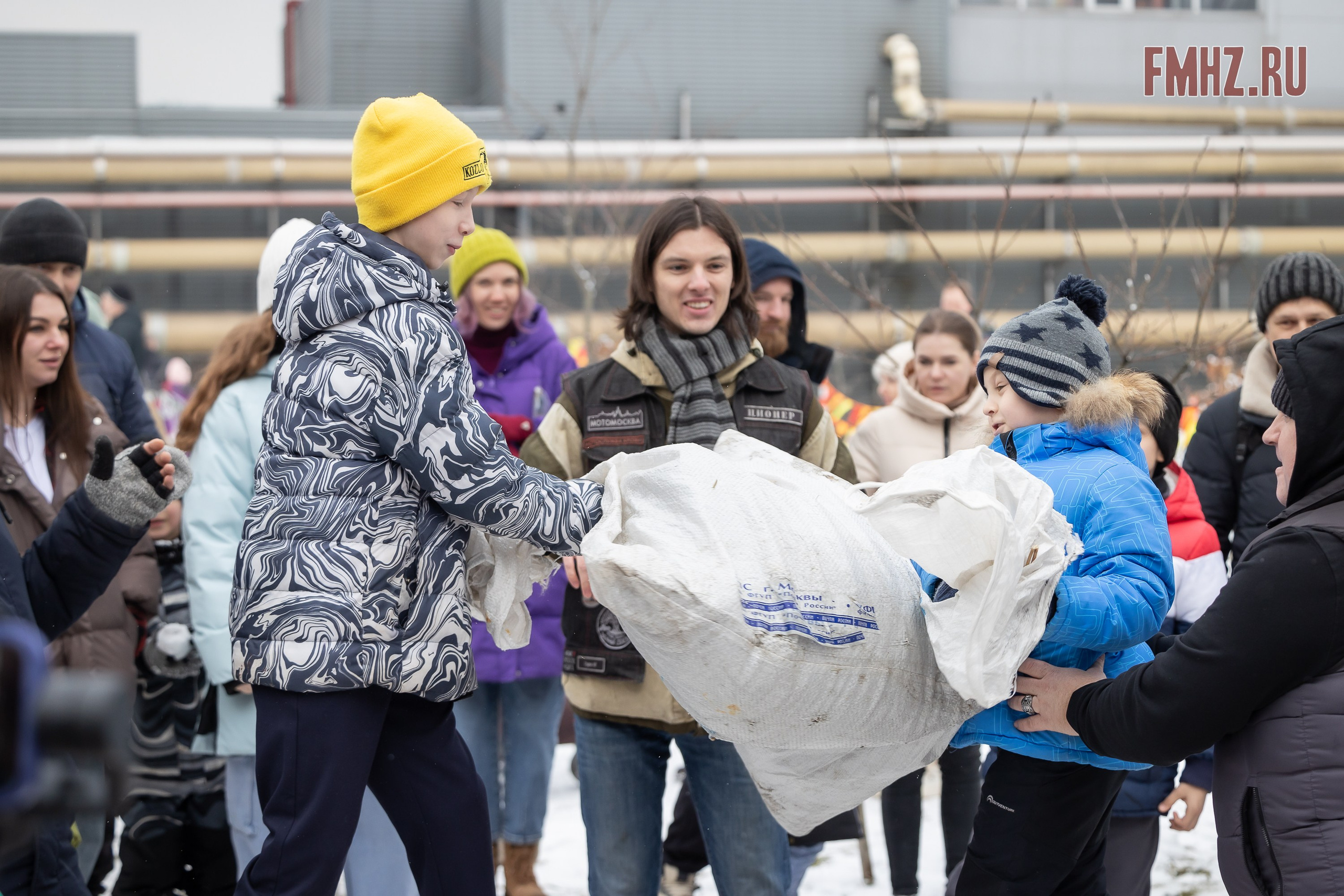 Масленица на аллее памяти «Вечный сезон» 02.03.2025. Фотограф Владимир Охрименко