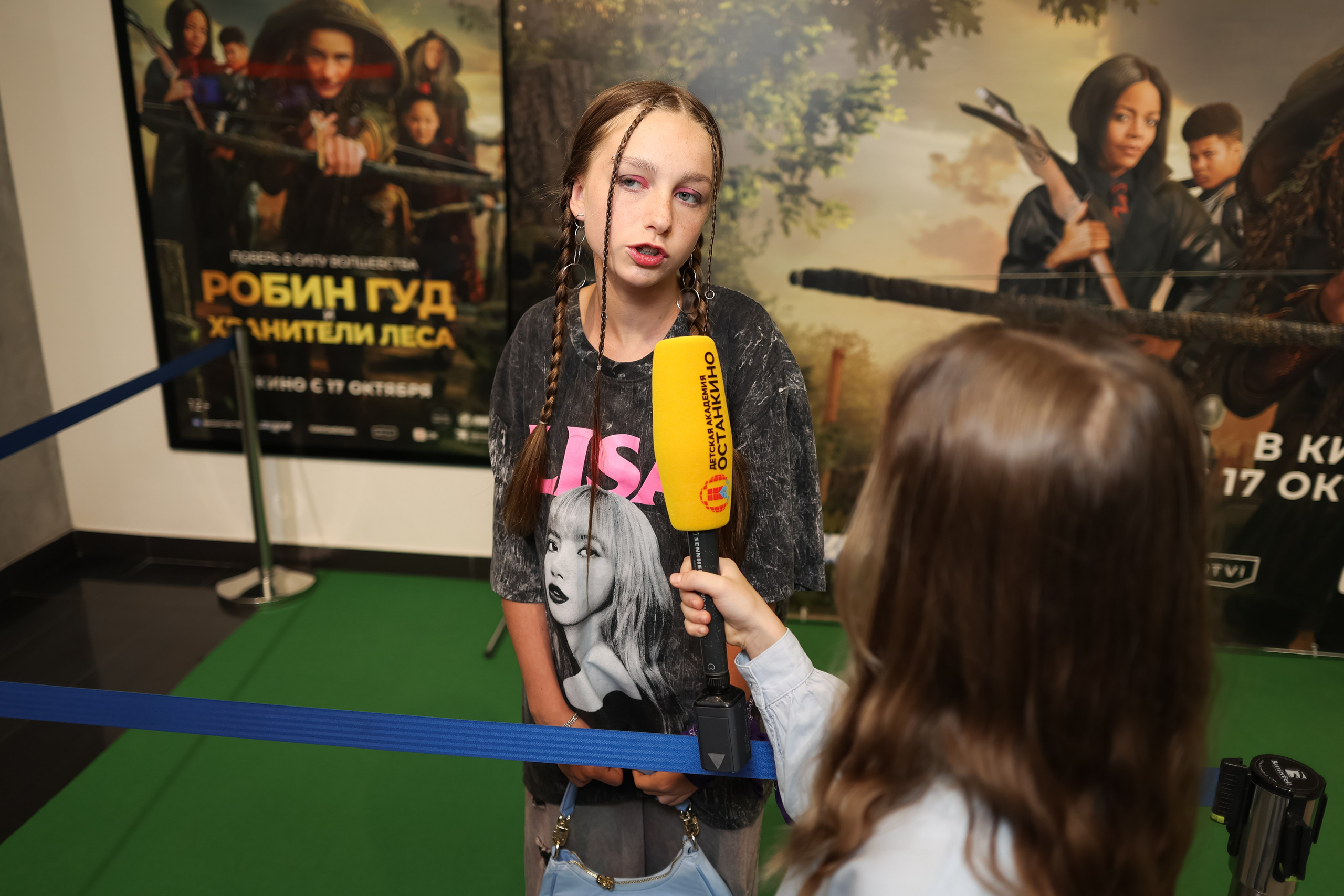 Школа «Останкино» на премьере Робин Гуд. Репортажный фотограф видеограф в Москве Ольга Плаксина