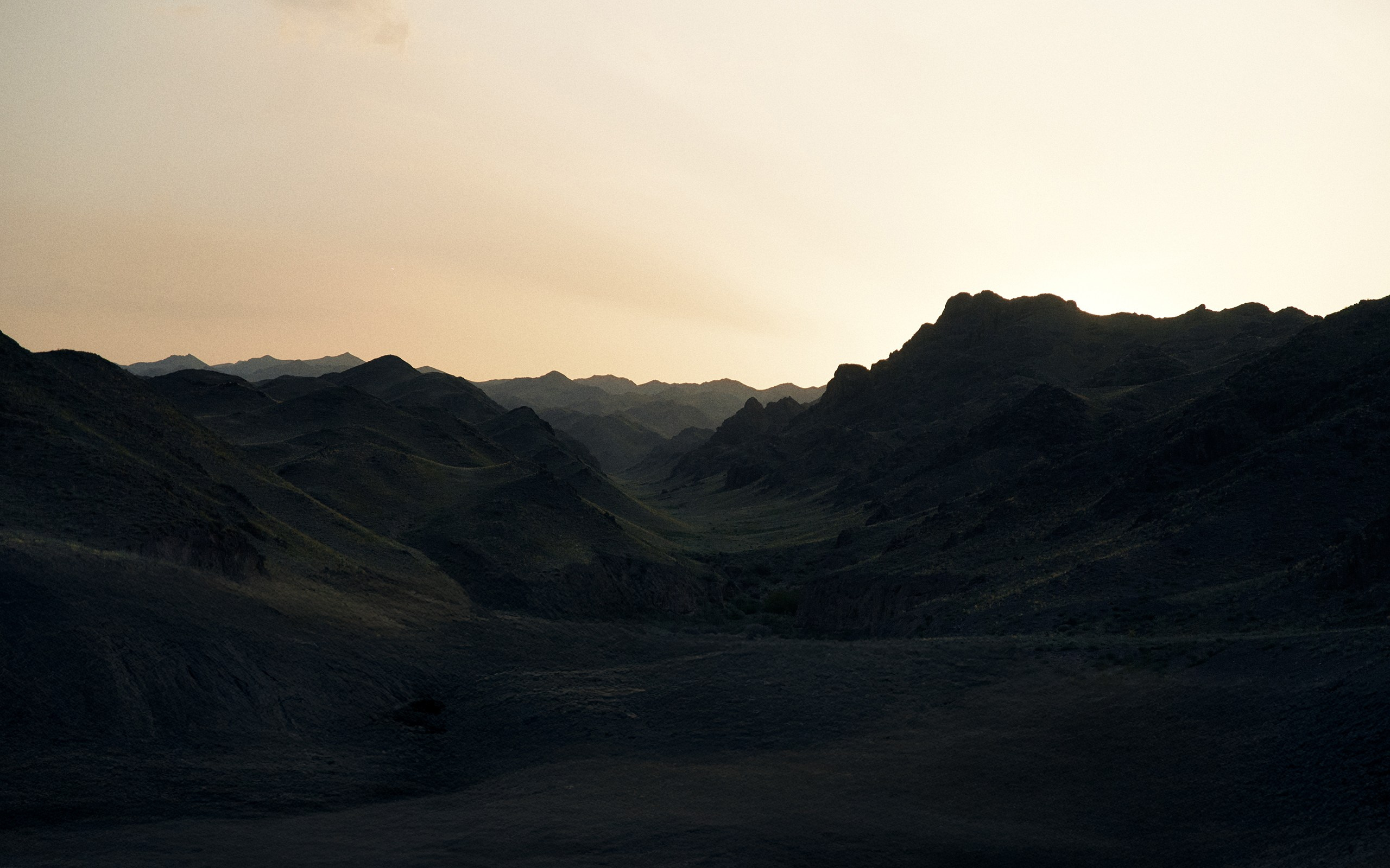 2025 — путешествия на цифру. Фотограф в Алматы — Алексей Коньков | Репортаж, свадьбы, портреты