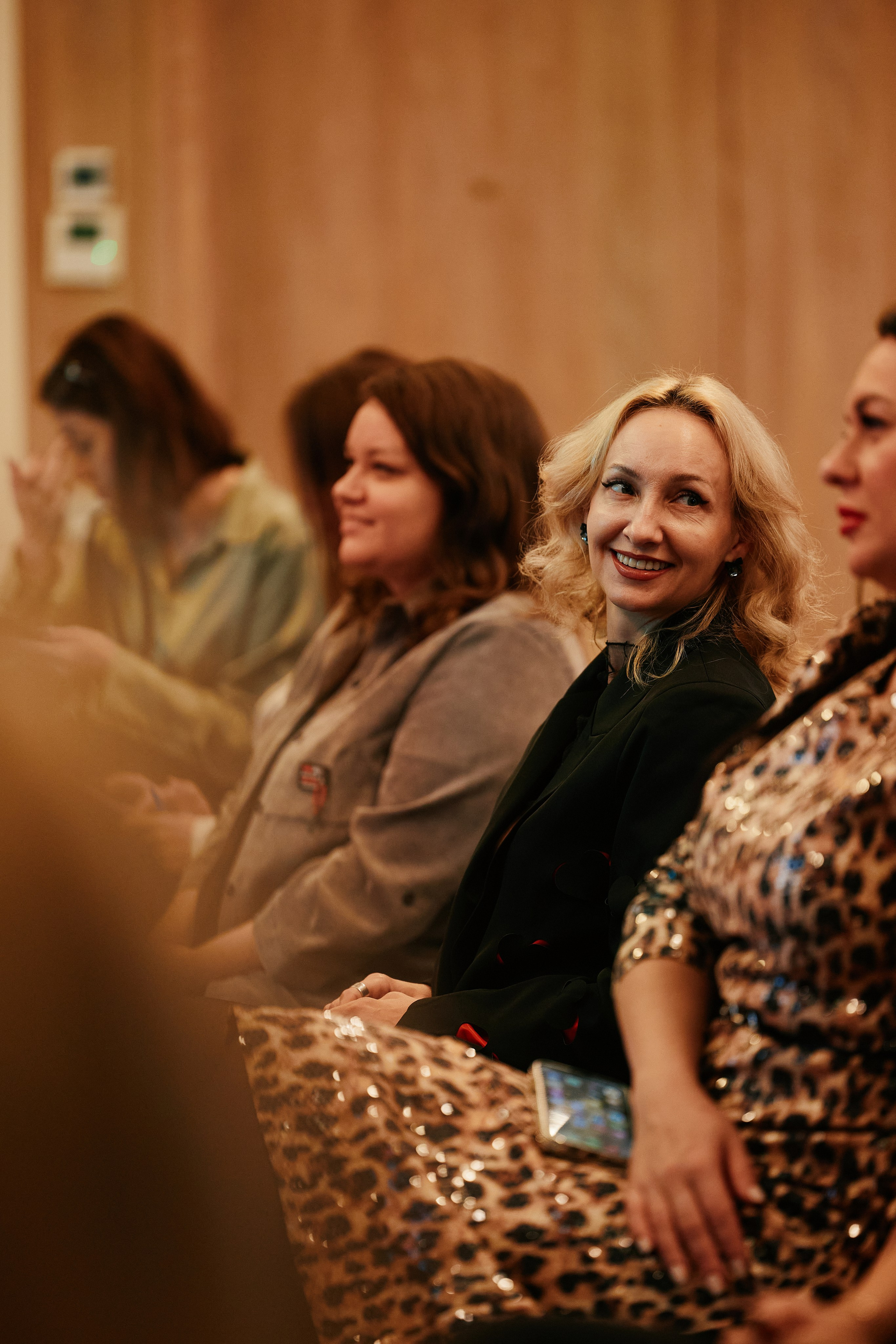 Современная женщина в Hilton 26.10. Свадебный репортажный фотограф краснодар максим дремов дрёмов фотосессия студия цена