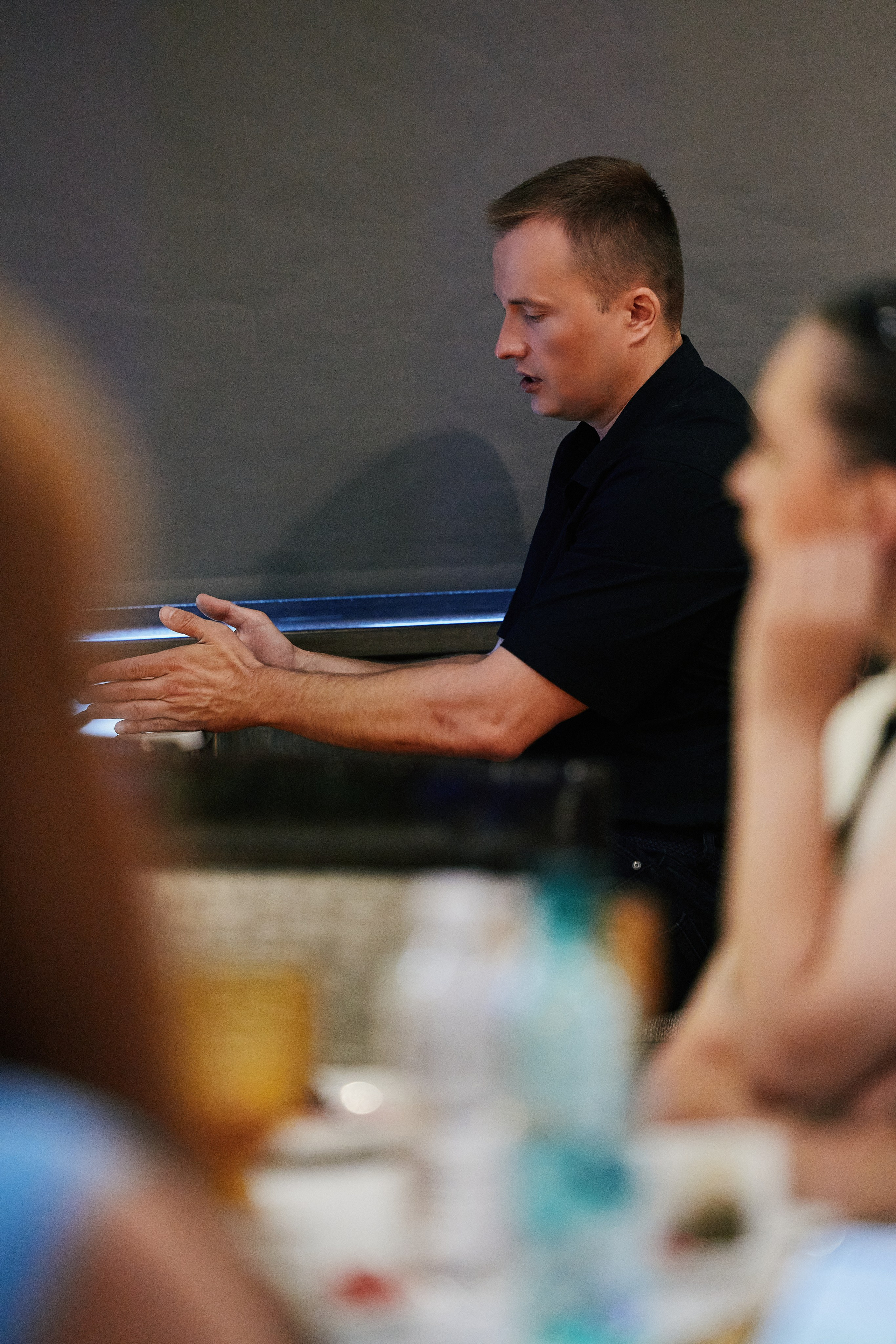 Бизнес завтрак в Golden Tulip 24.07. Свадебный репортажный фотограф краснодар максим дремов дрёмов фотосессия студия цена