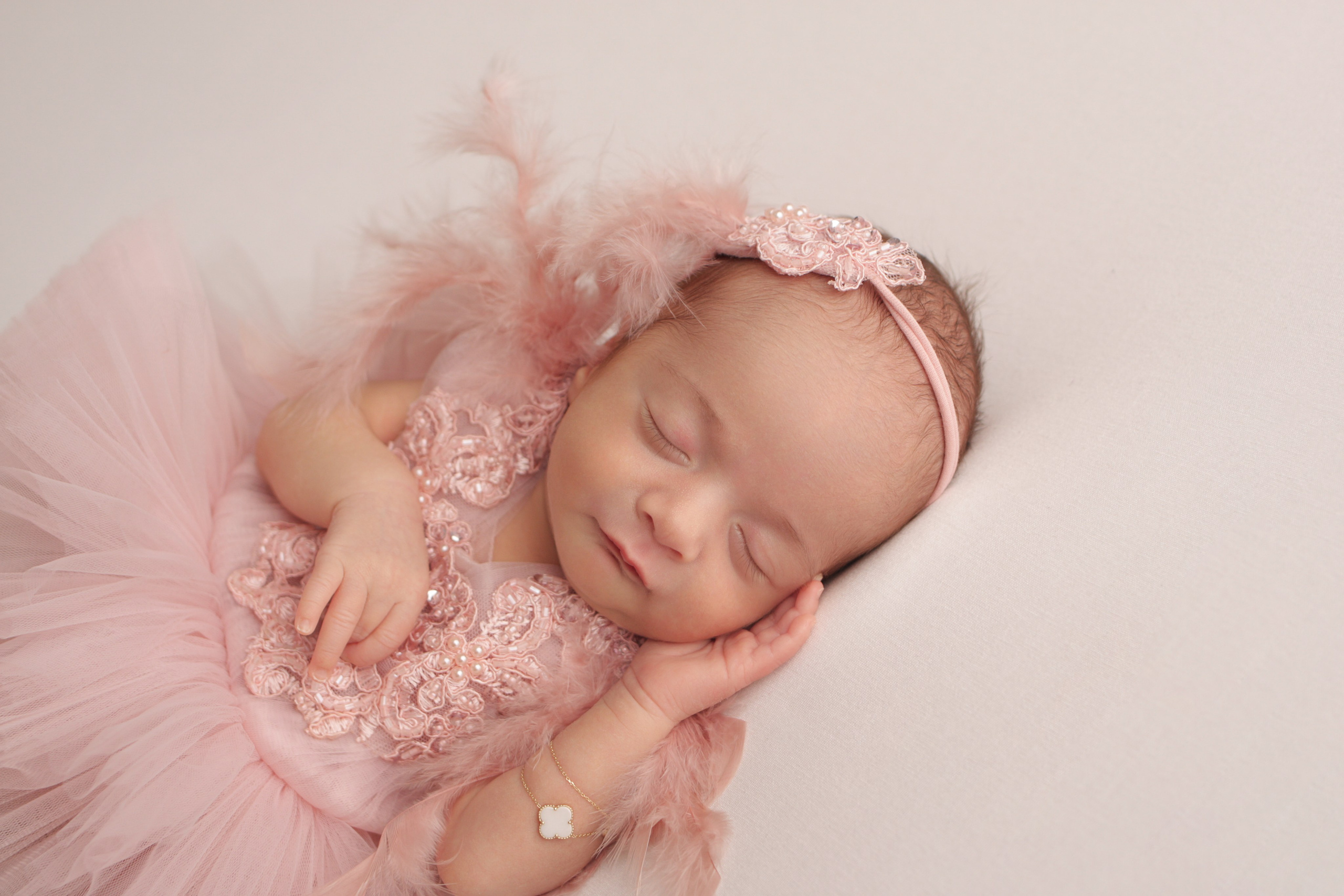 Нежная ньюборн съемка Мелисы, 1.5 месяца. Детский фотограф новорожденных в Москве и Московской области Анна