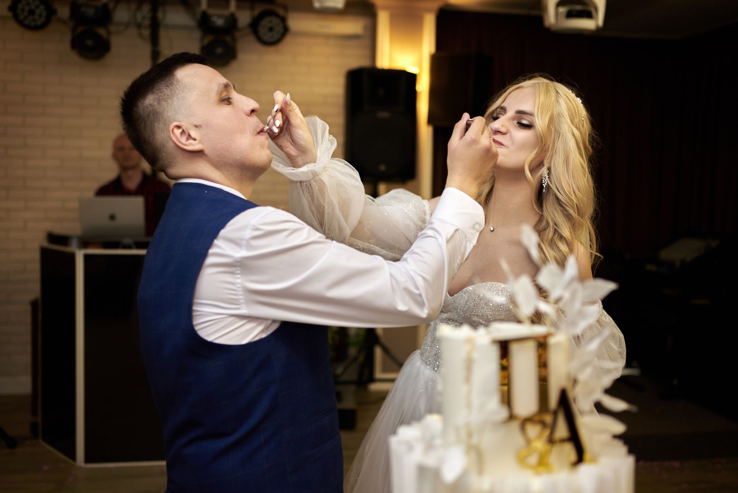 Фотограф Старый Оскол, Губкин. Свадебная фотосессия, доступная цена. Профессиональный фотограф Старый Оскол, Губкин — свадьба, венчание, крещение, юбилей и день рождения