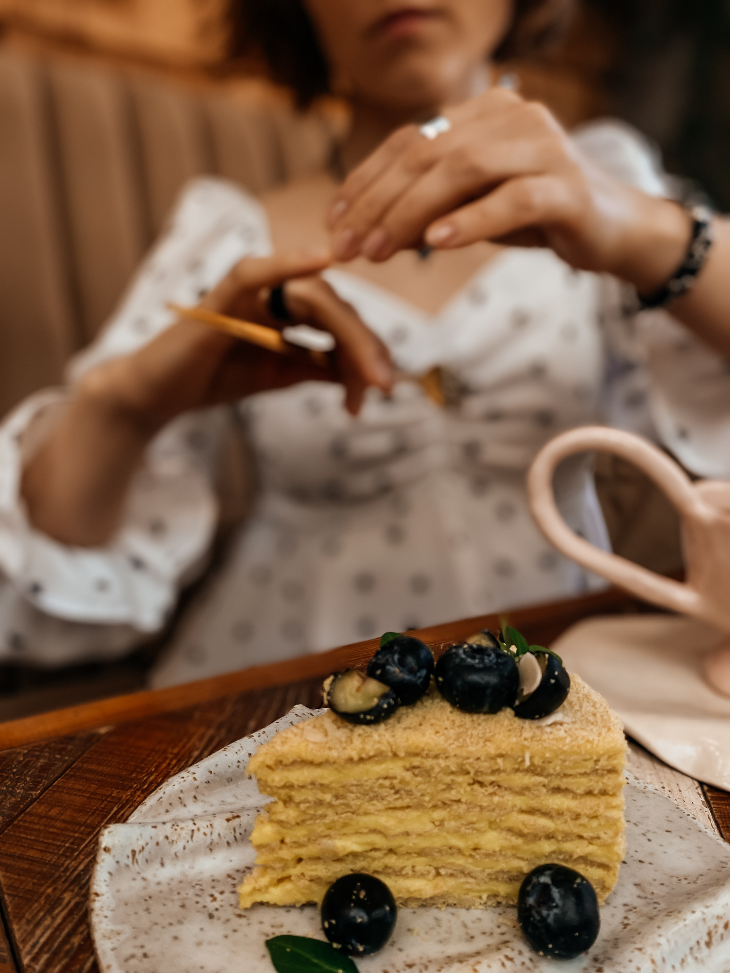 Съёмка творцов в Бюро находок. Olga Popova — Photographer in Morocco