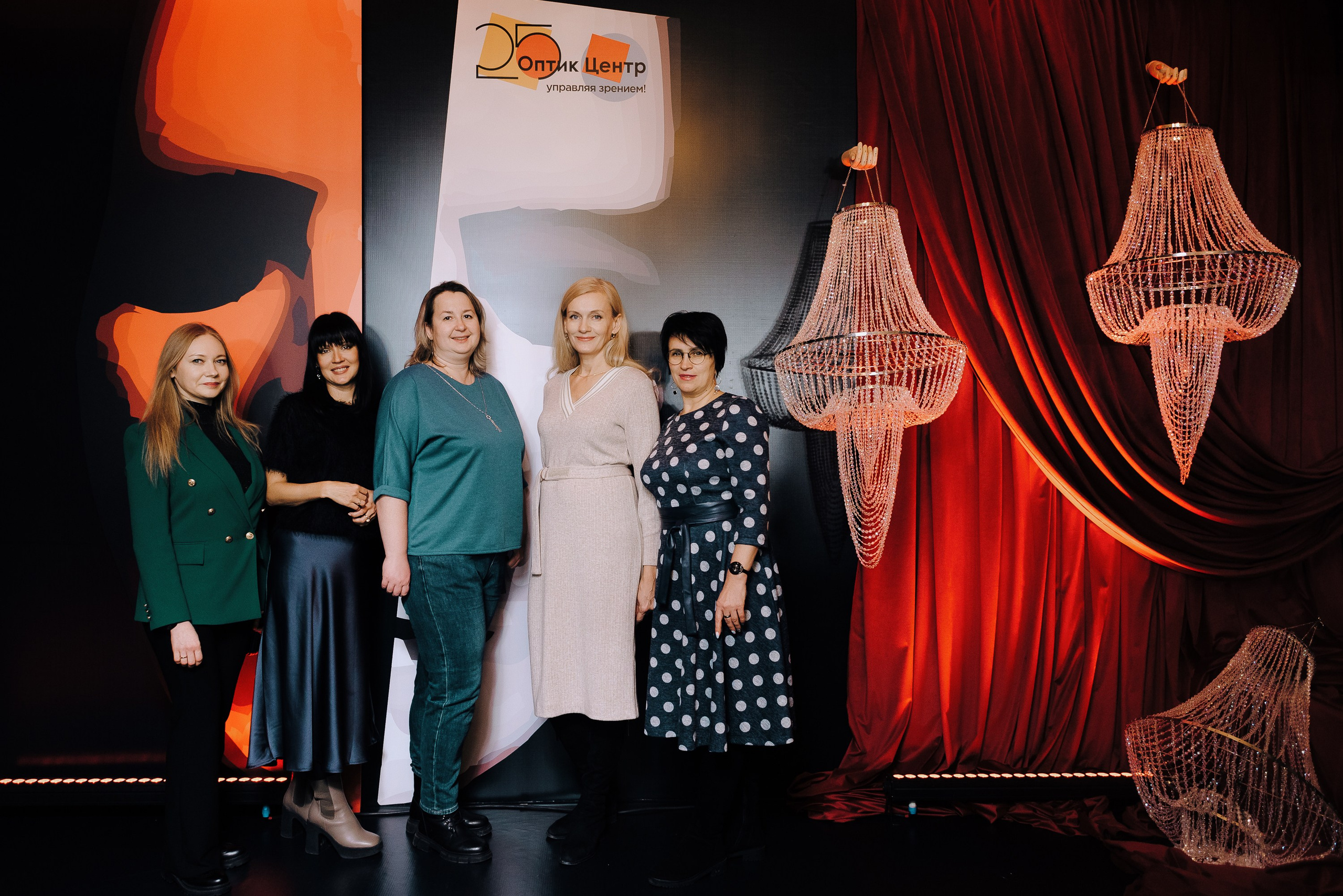 СПЕКТАКЛЬ «ВОЛШЕБНЫЕ ОЧКИ» ОПТИК-ЦЕНТР. Репортажный фотограф Зуев Роман г. Челябинск