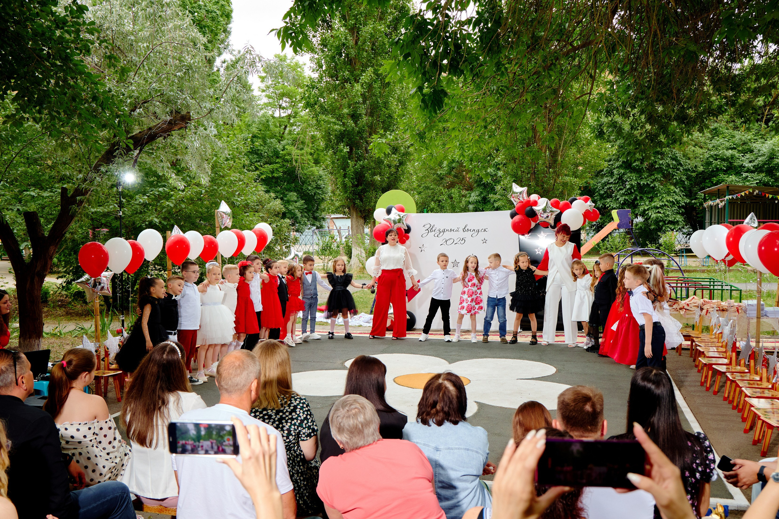 Выпускной 45 сад. Фотограф Выпускные альбомы Таганрог Сергей Коробченко