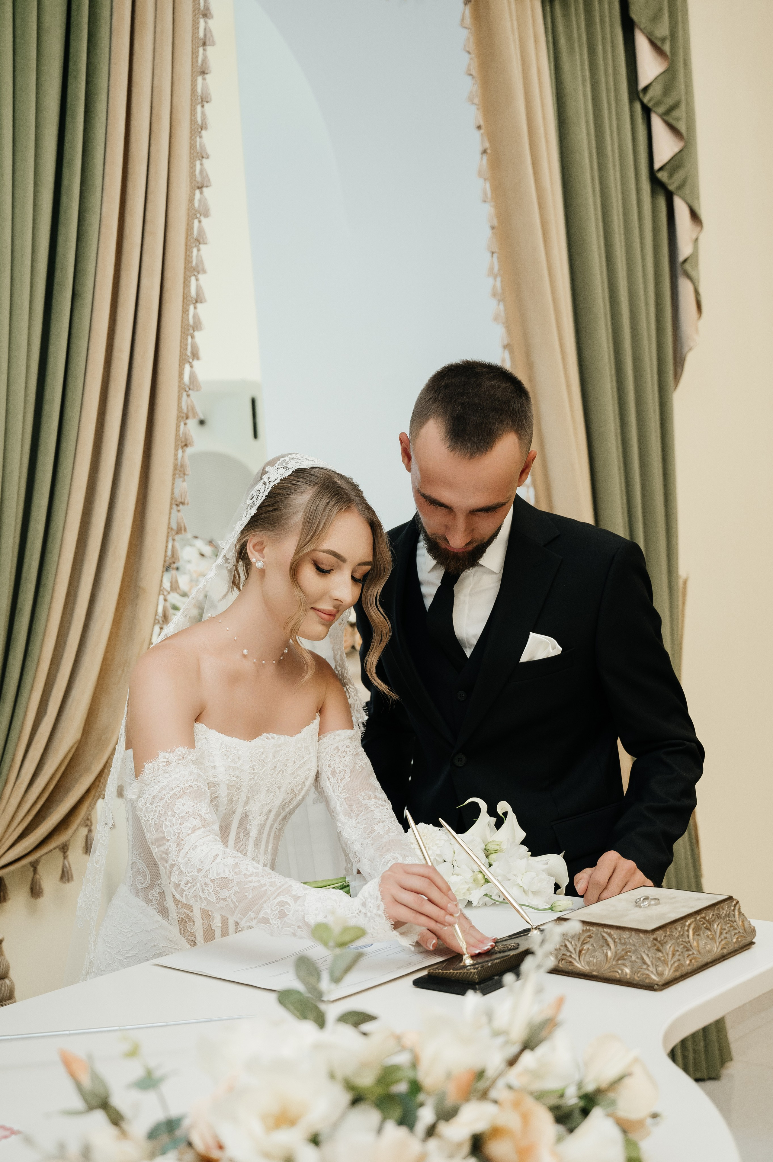 Виктор и Валерия (загс). Свадебный и семейный фотограф в Краснодаре Алина Мельник