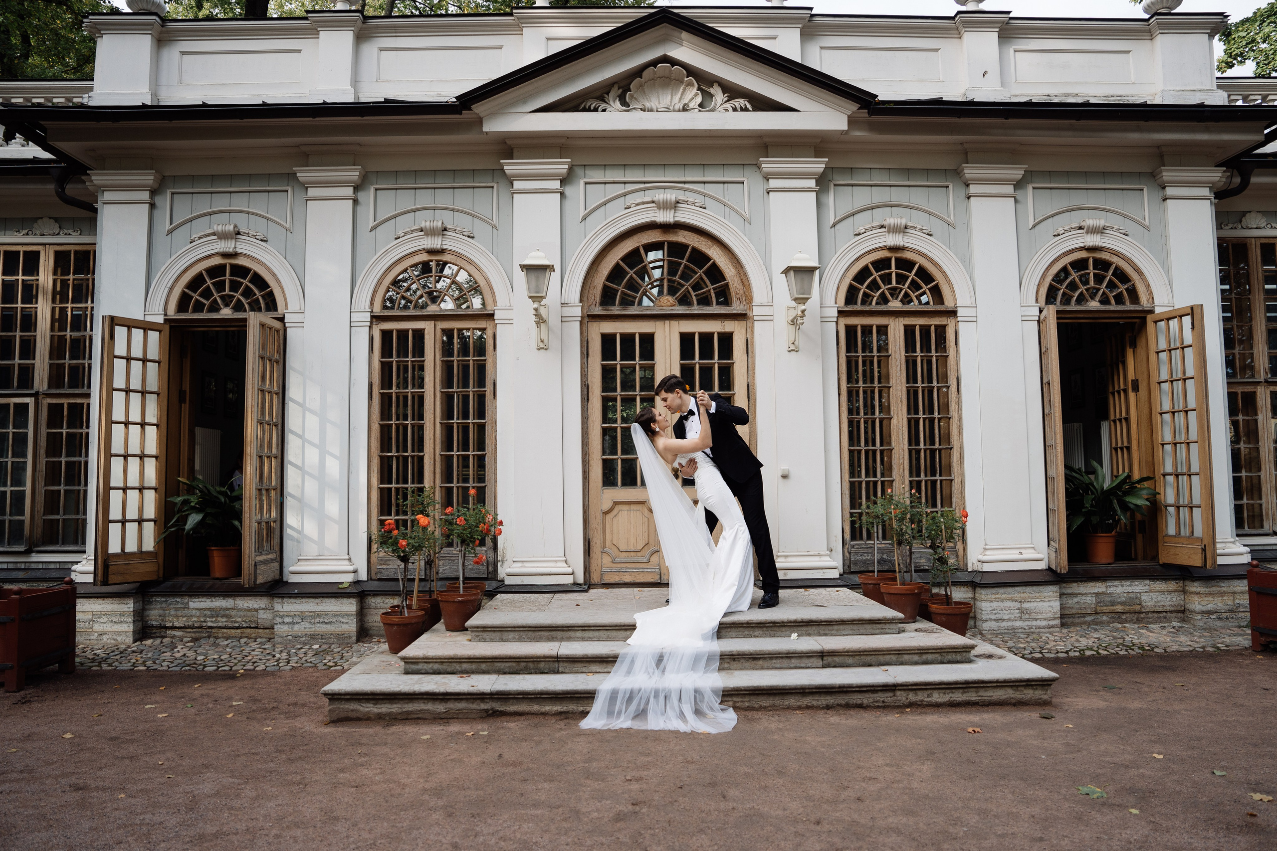 Оранжевая свадьба в гребешках. Свадебный фотограф организатор в Санкт-Петербурге Ассоль Опарина