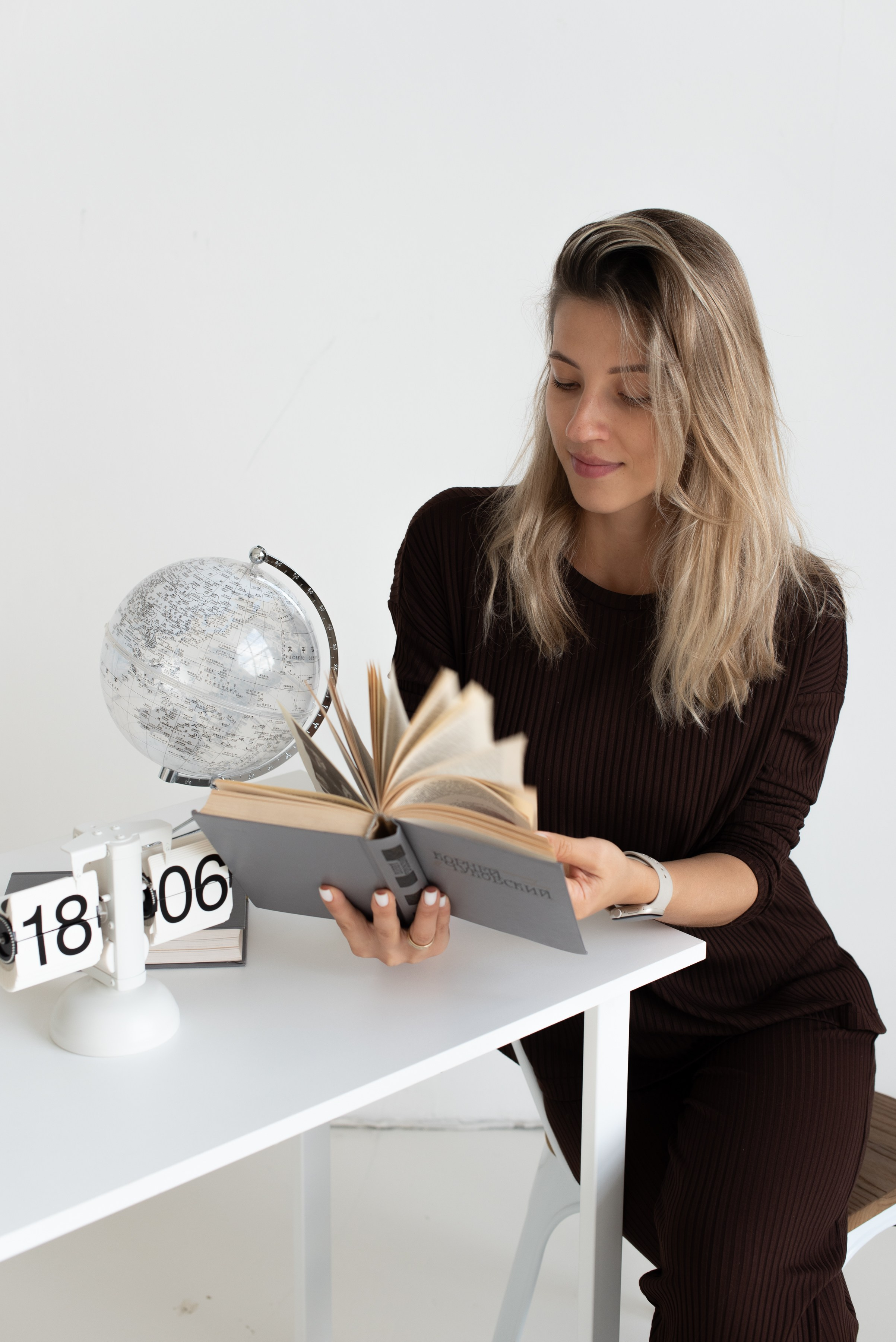 Наш реквизит в студии. Выпускные альбомы Чехов