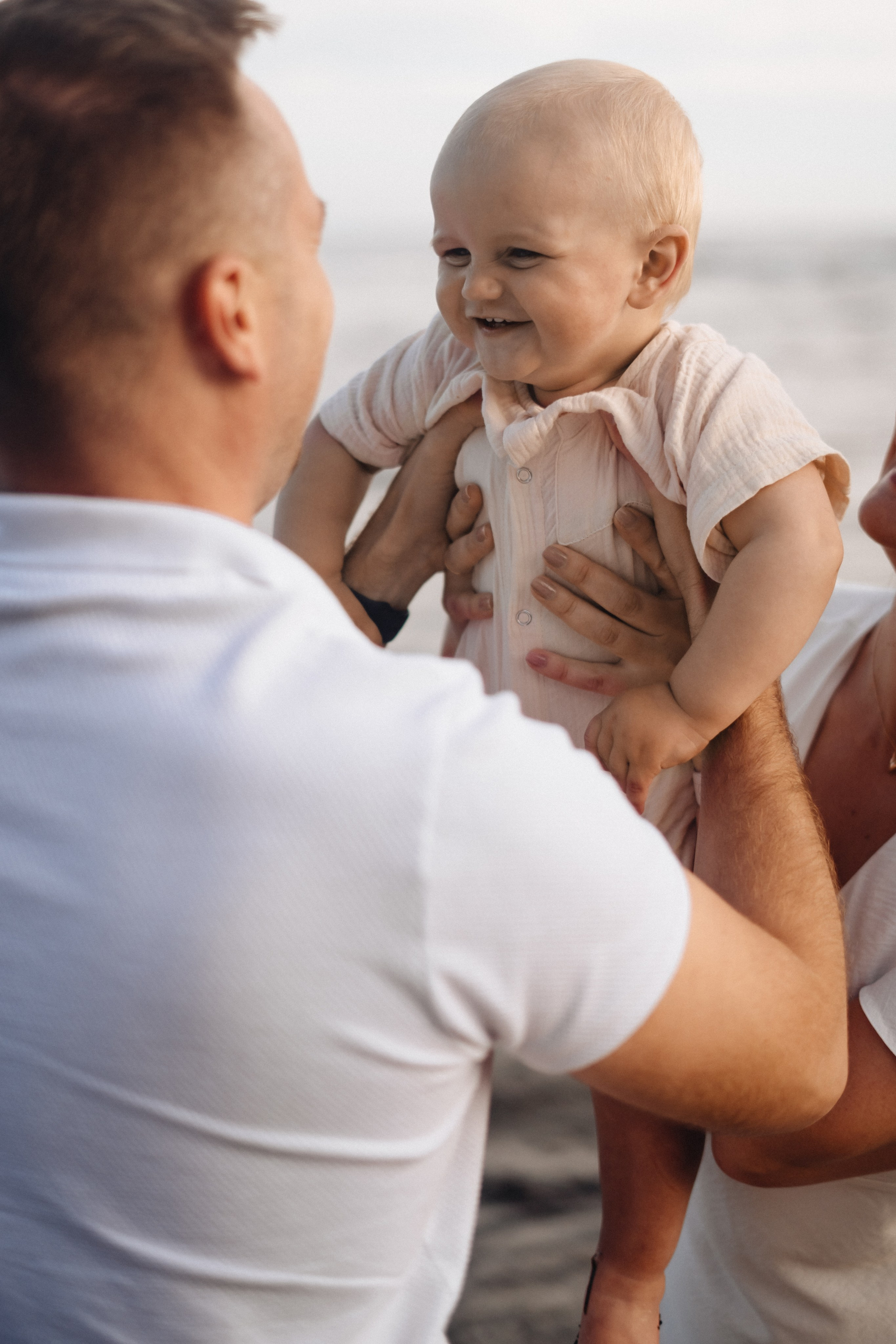 Семейная фотосессия на море сахалин. Фотограф сахалин