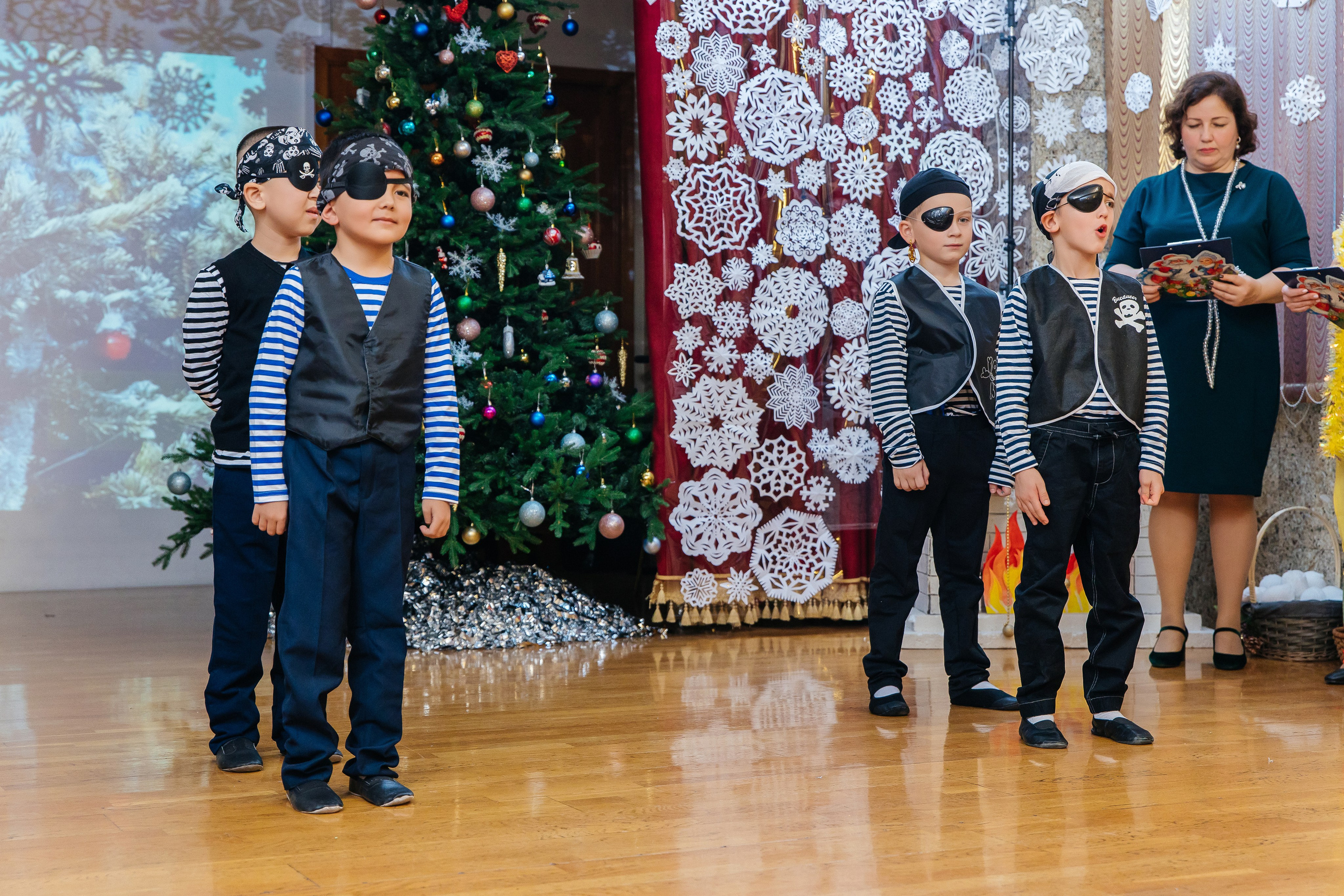 Детский сад № 93 — Утренник (20.12.2024). Свадебный и семейный фотограф Крамар Наталья