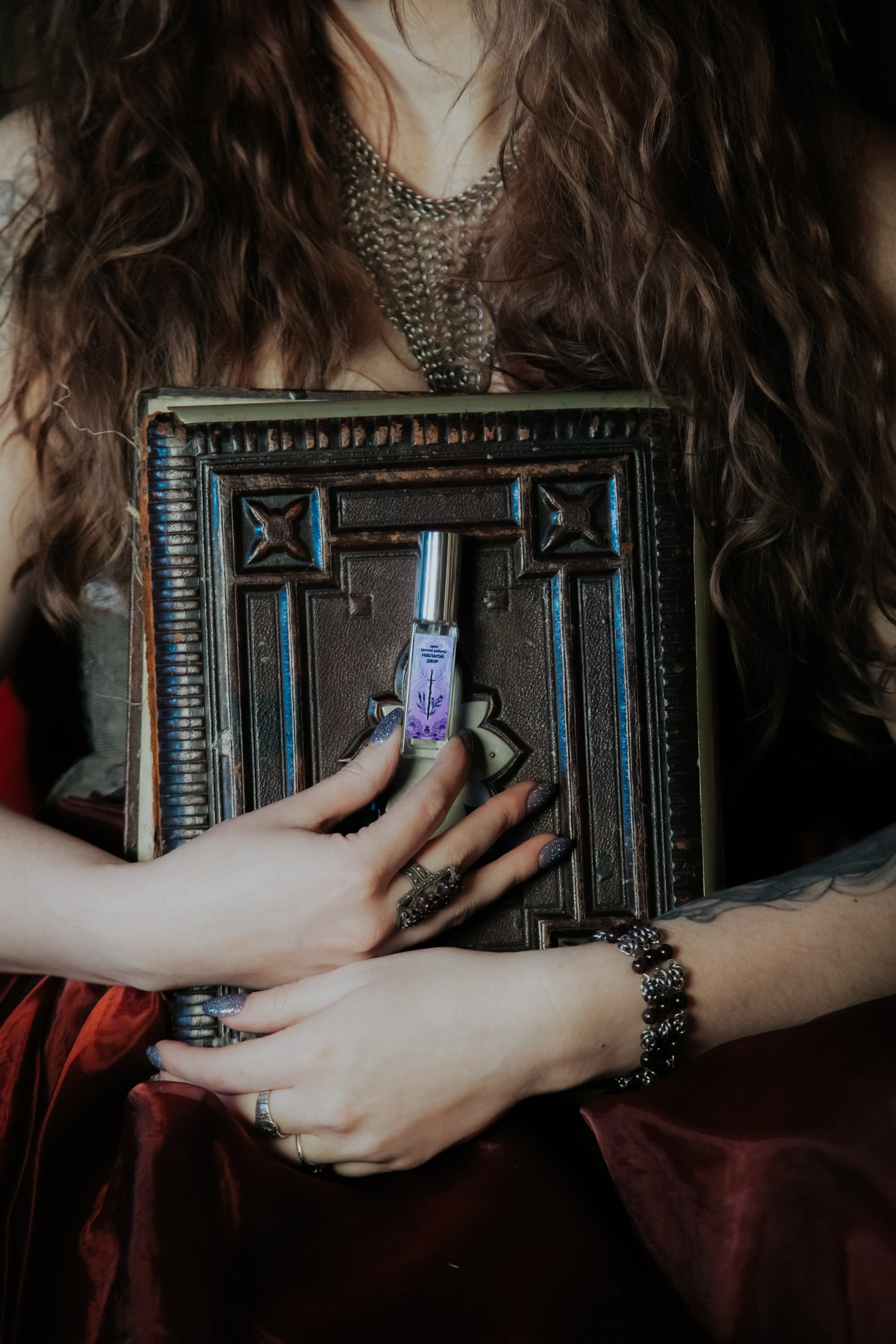 Фотосессия к выходу духов «Неблагой двор». Фотограф Ellairen