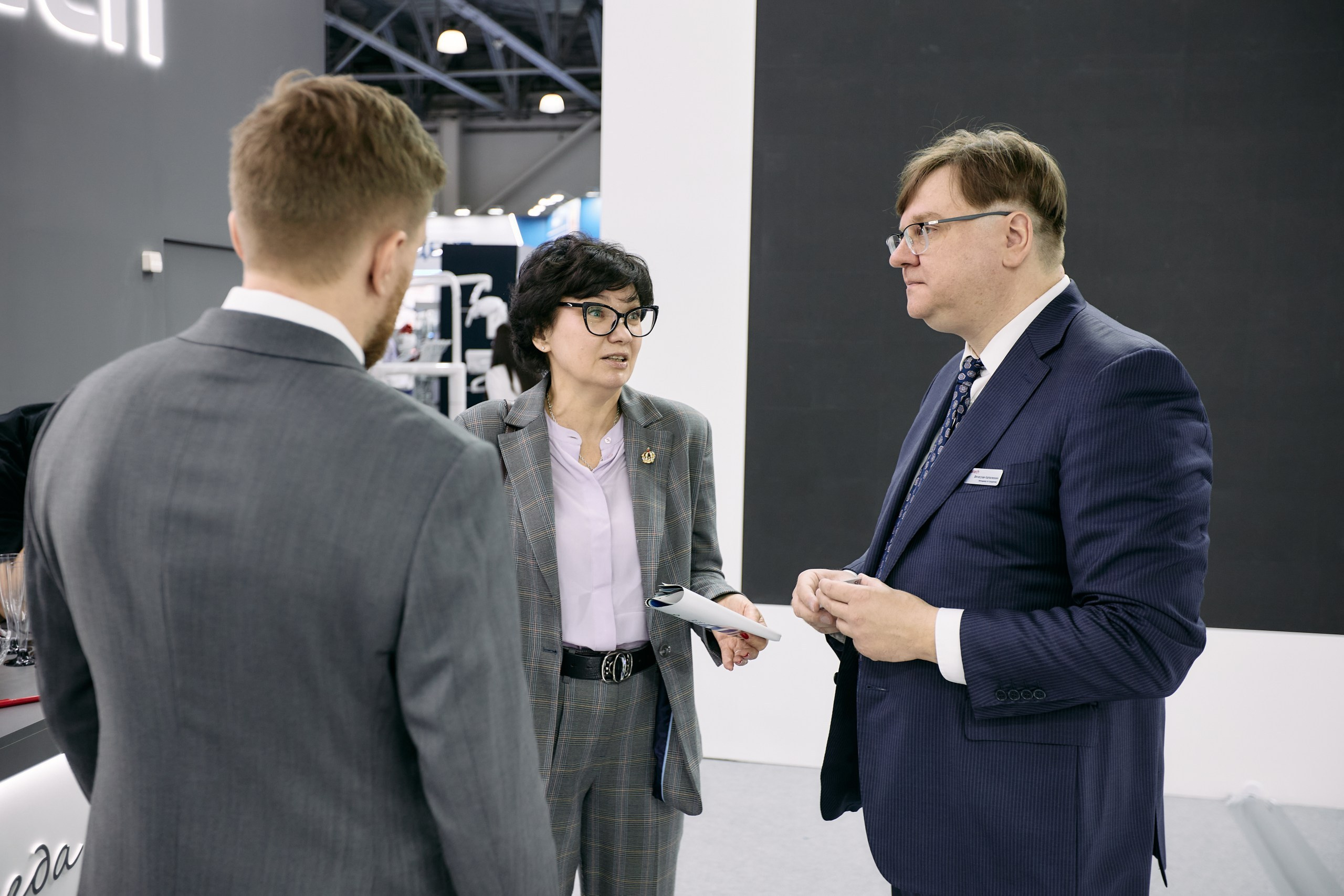 Дентал Салон 2026: Vatech. Свадебный и репортажный фотограф Дмитрий Кононенко