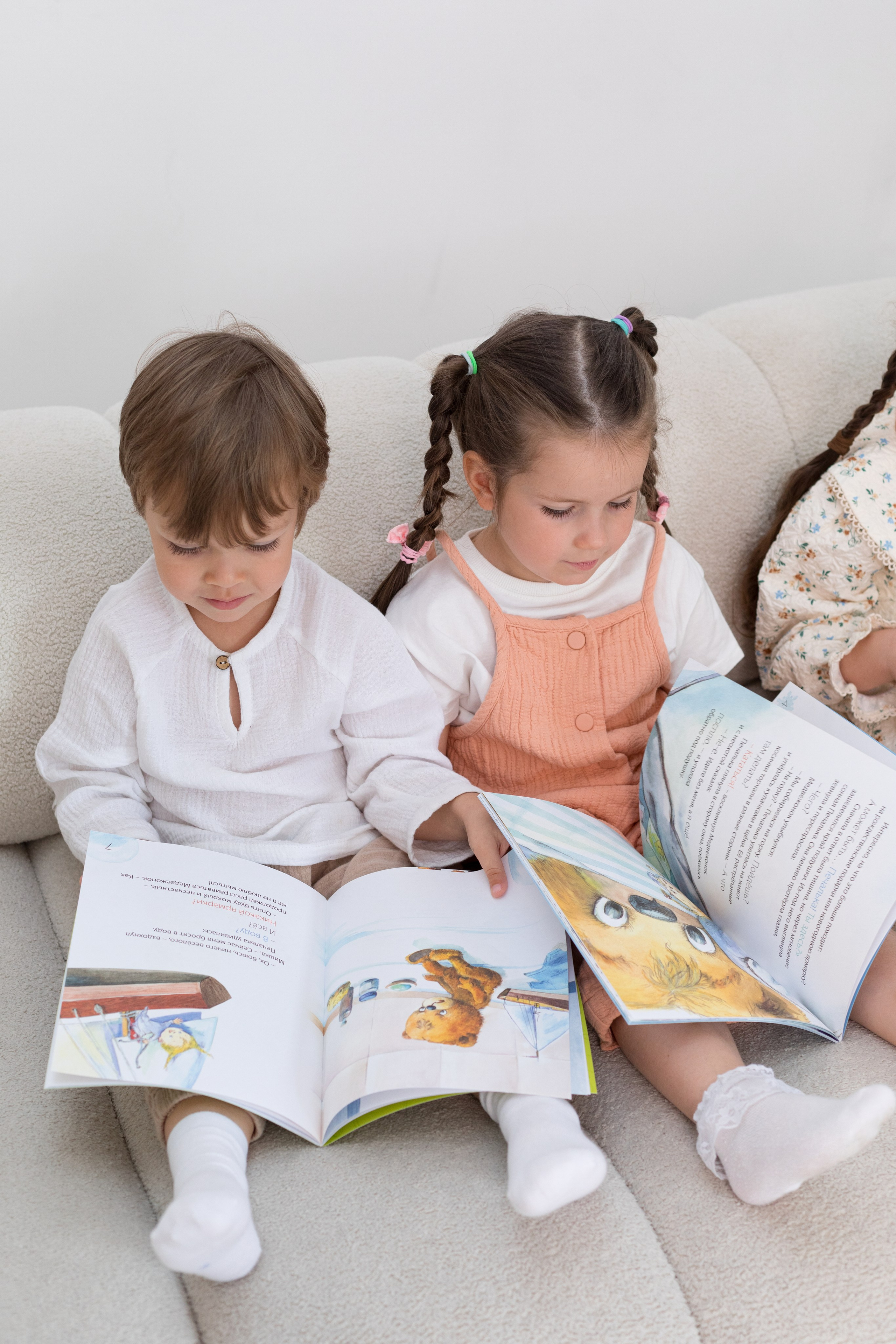 Студийная съемка контента для детского книжного издательства. Детский и контент фотограф Надя Волкова Санкт-Петербург