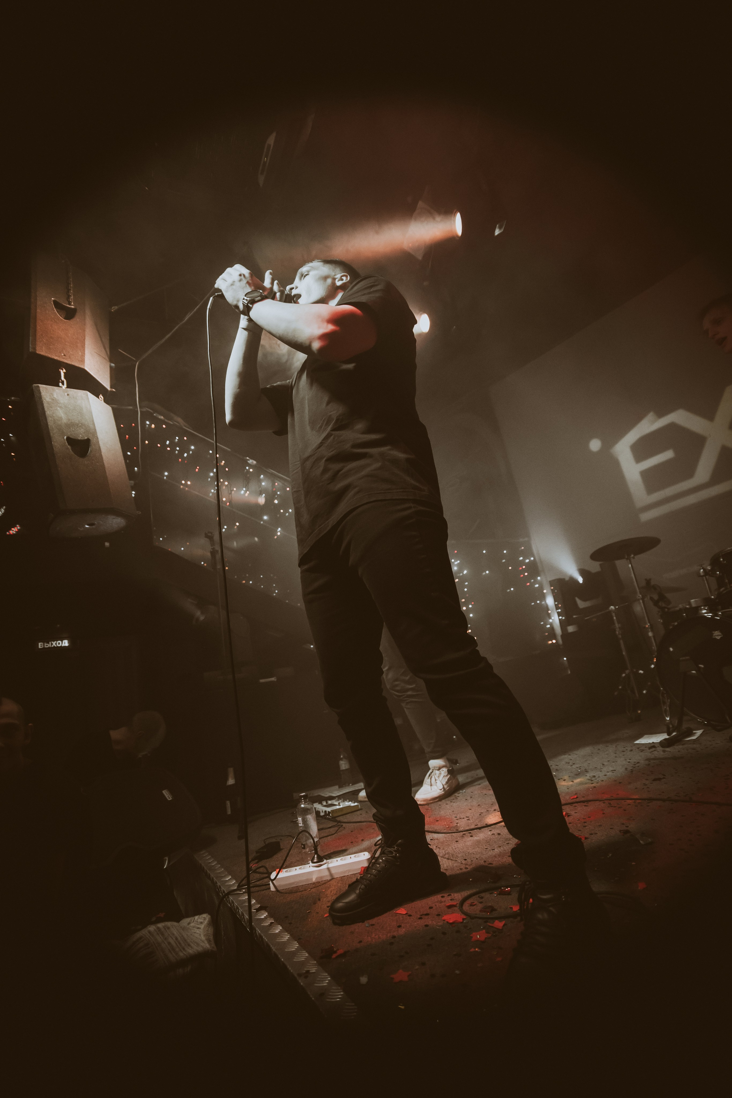 Ex-позиция. Рок-ёлка, клуб-галерея Эрмитаж. 21.12.2024. Фотограф Регина Крикунова г. Красноярск