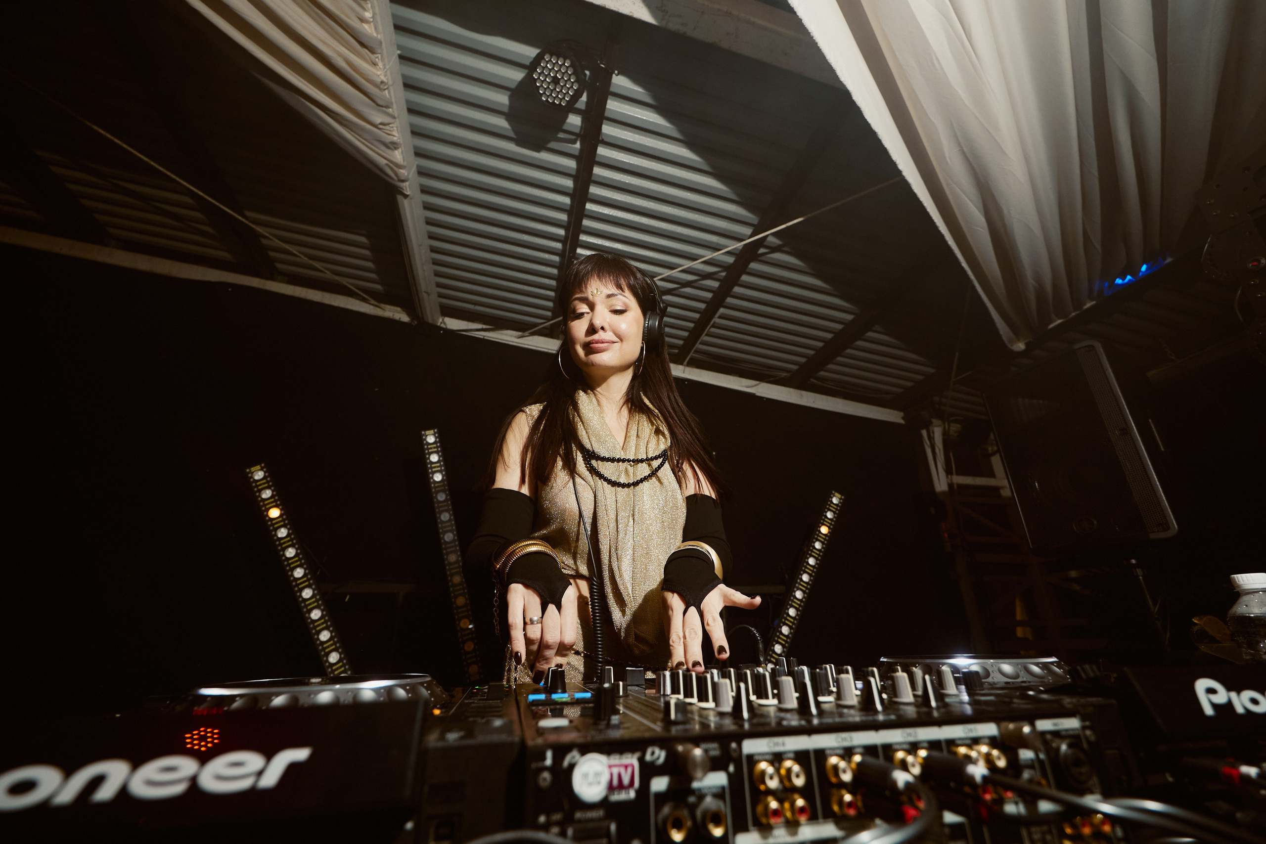 ILLEGAL FRIENDS — MIRAGE [PART III]. СВОИ. ФОТООТЧЕТЫ-СОБЫТИЯ-МЕСТА