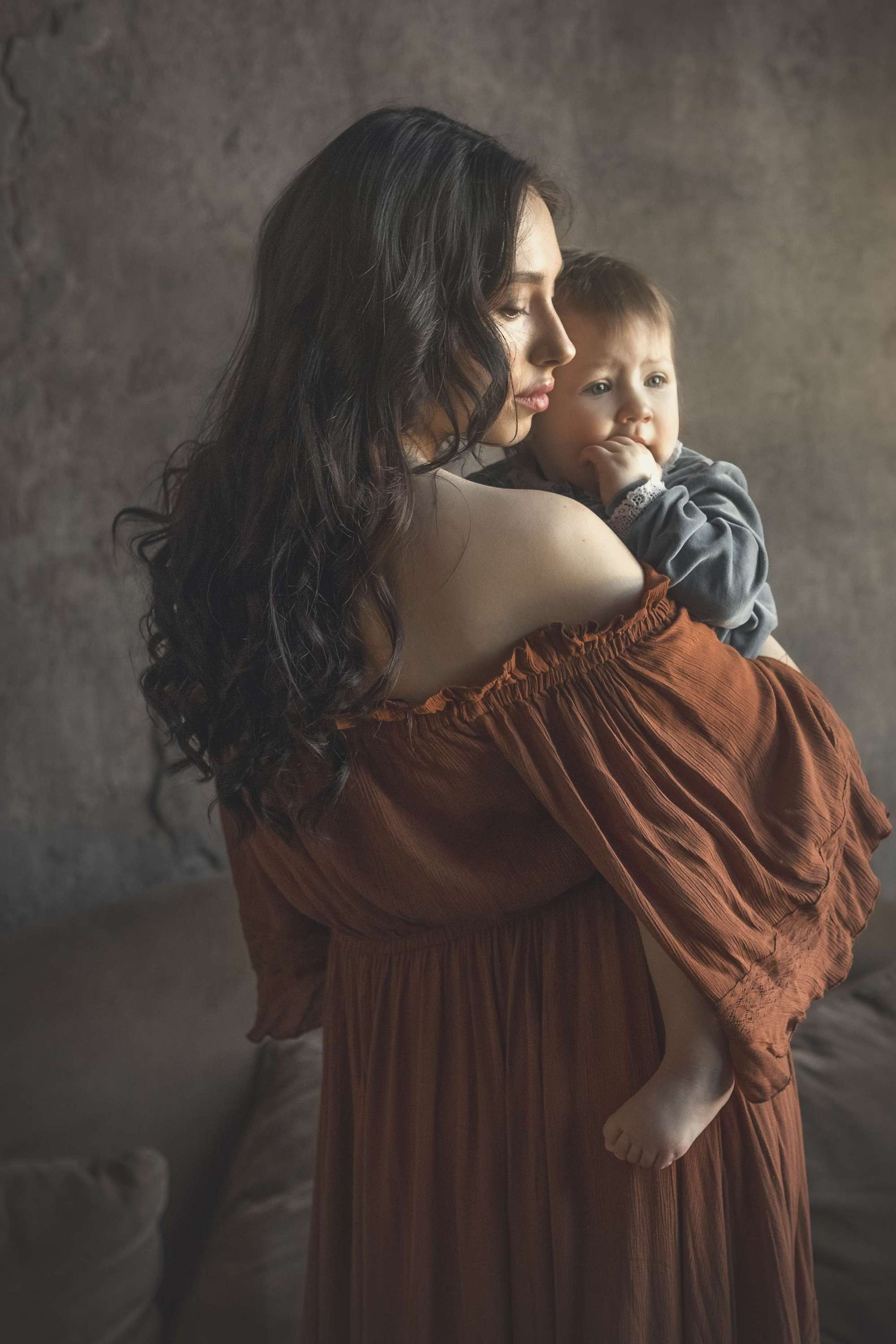 фотосессия мамы и дочки в фотостудии