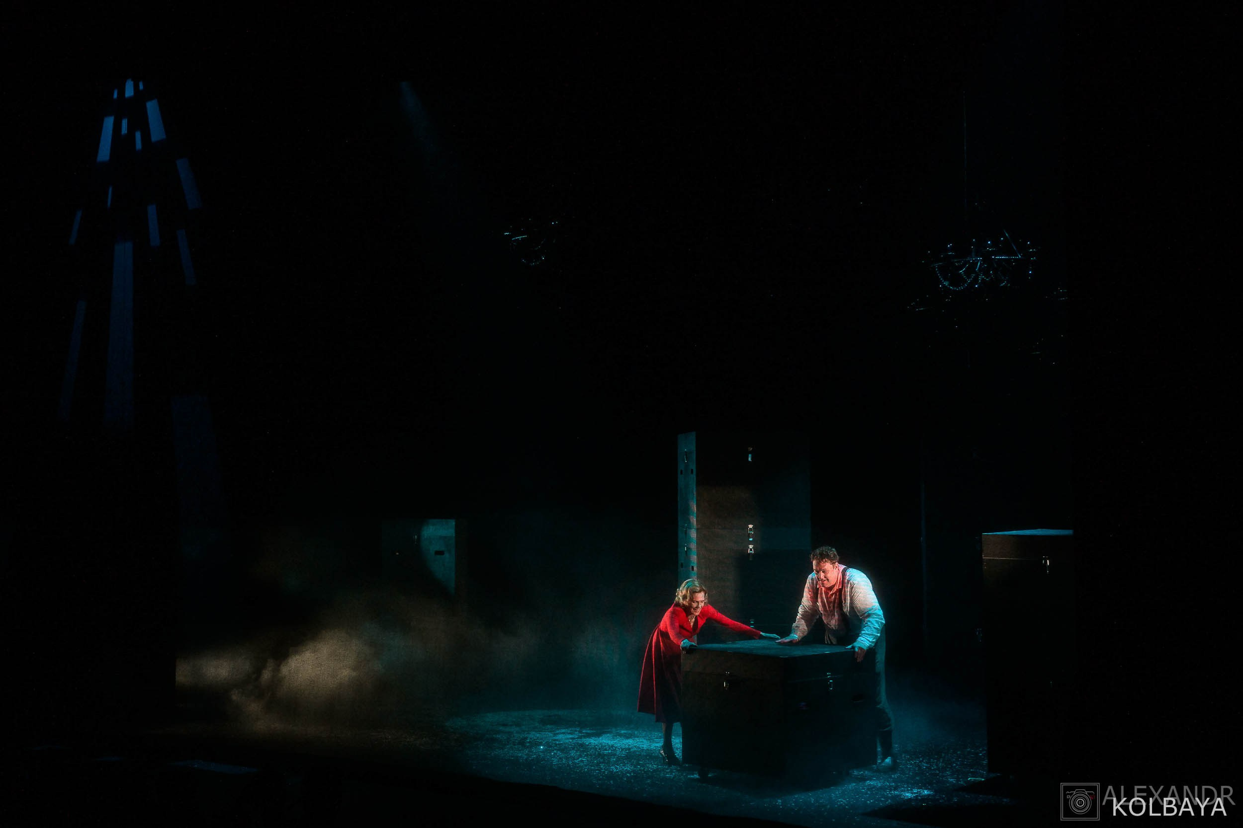 Фоторепортаж со спектакля Ночь в Лиссабоне в театре Модерн. Концертный и театральный репортажный фотограф в Москве Александр Колбая