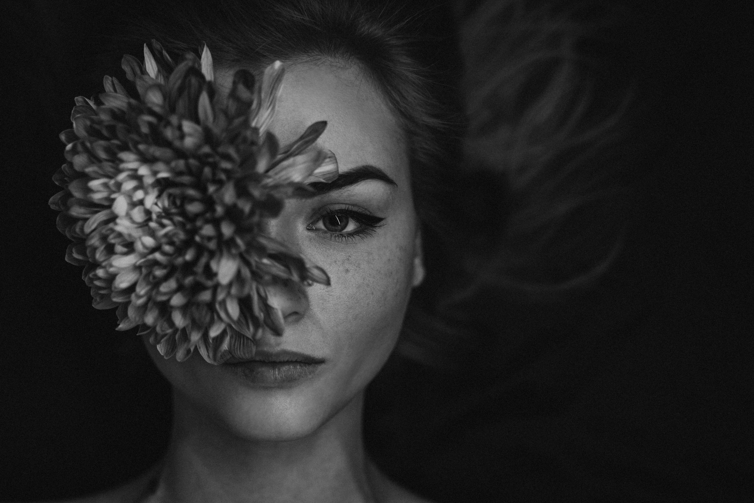 В цветах. Андрей Варсан. Фотограф в Красноярске