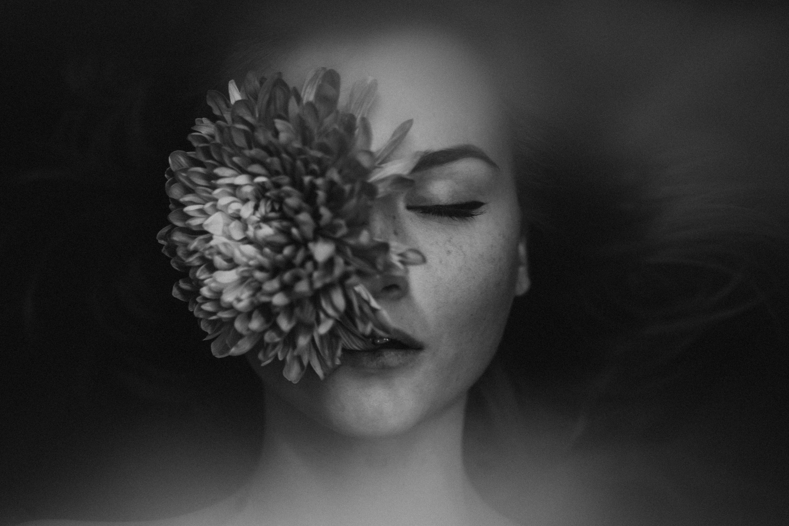 В цветах. Андрей Варсан. Фотограф в Красноярске