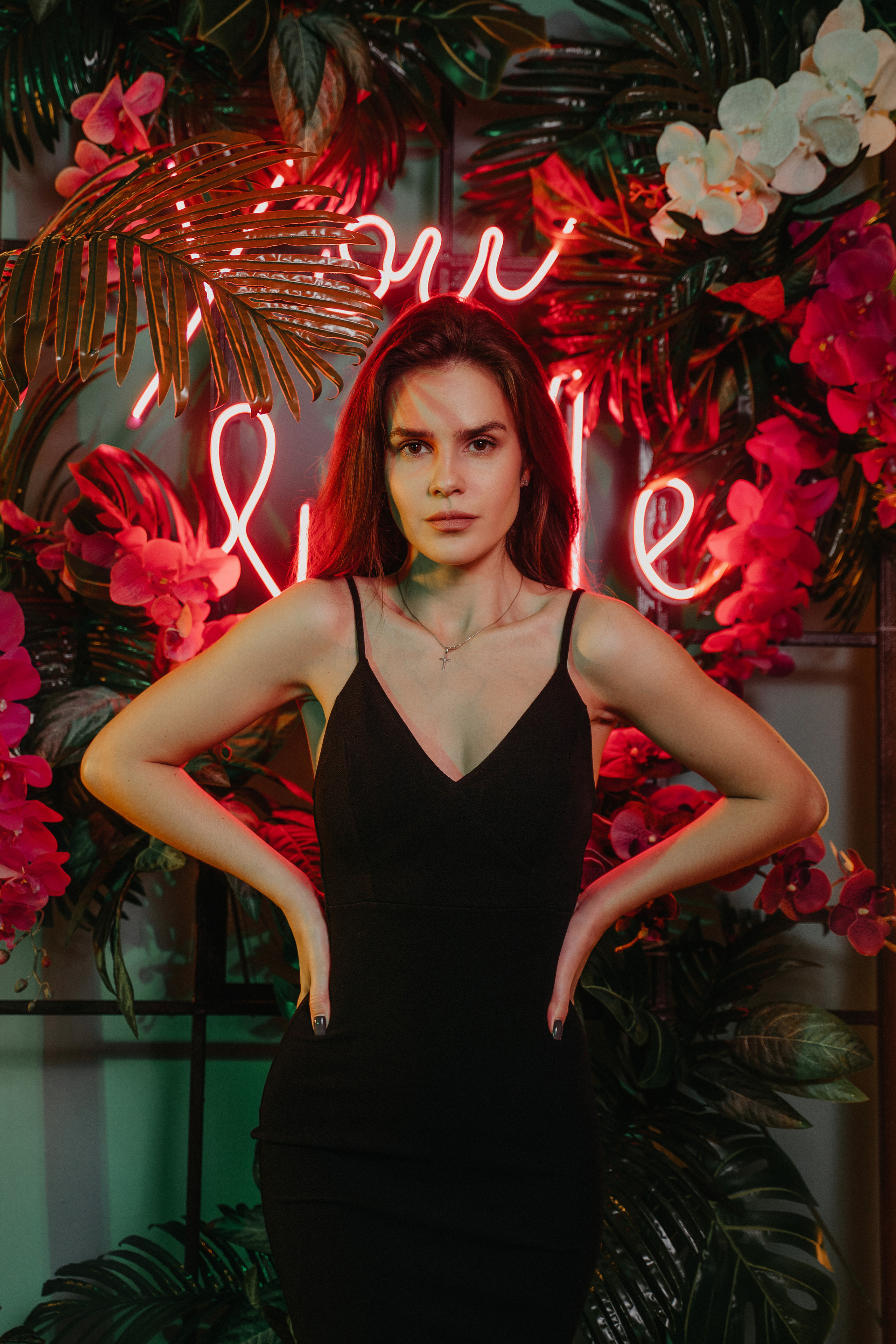 В неоне. Андрей Варсан. Фотограф в Красноярске