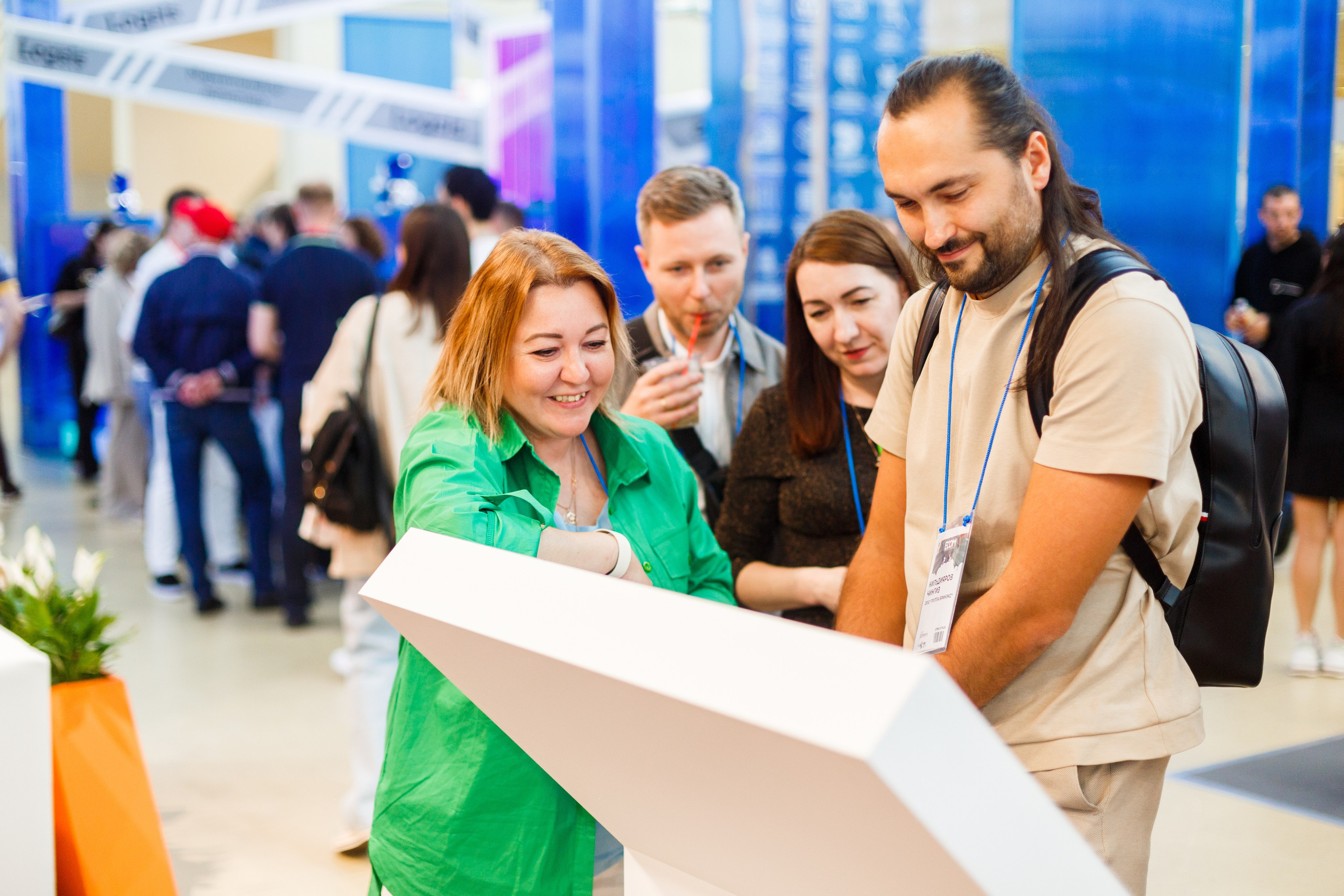 Обзор работы стенда Курьер-сервис. Репортажный фотограф Борис Геер