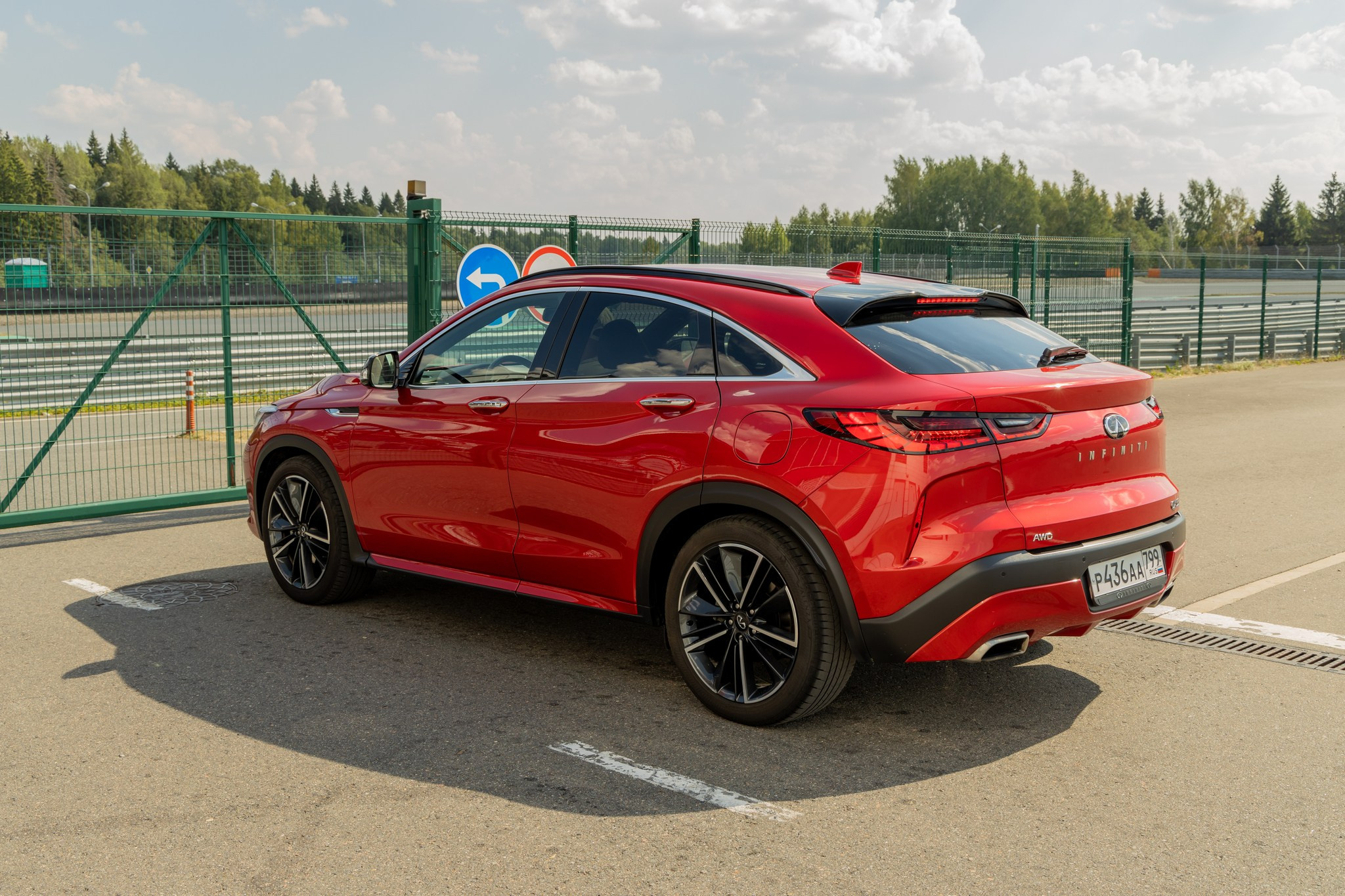 Infiniti QX55. Репортажный, семейный и студийный фотограф в Москве Демин Алексей