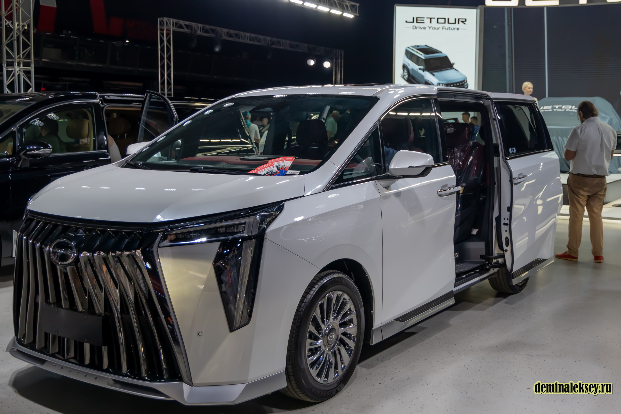 Chinese Motor Show 2024. Репортажный, семейный и студийный фотограф в Москве Демин Алексей