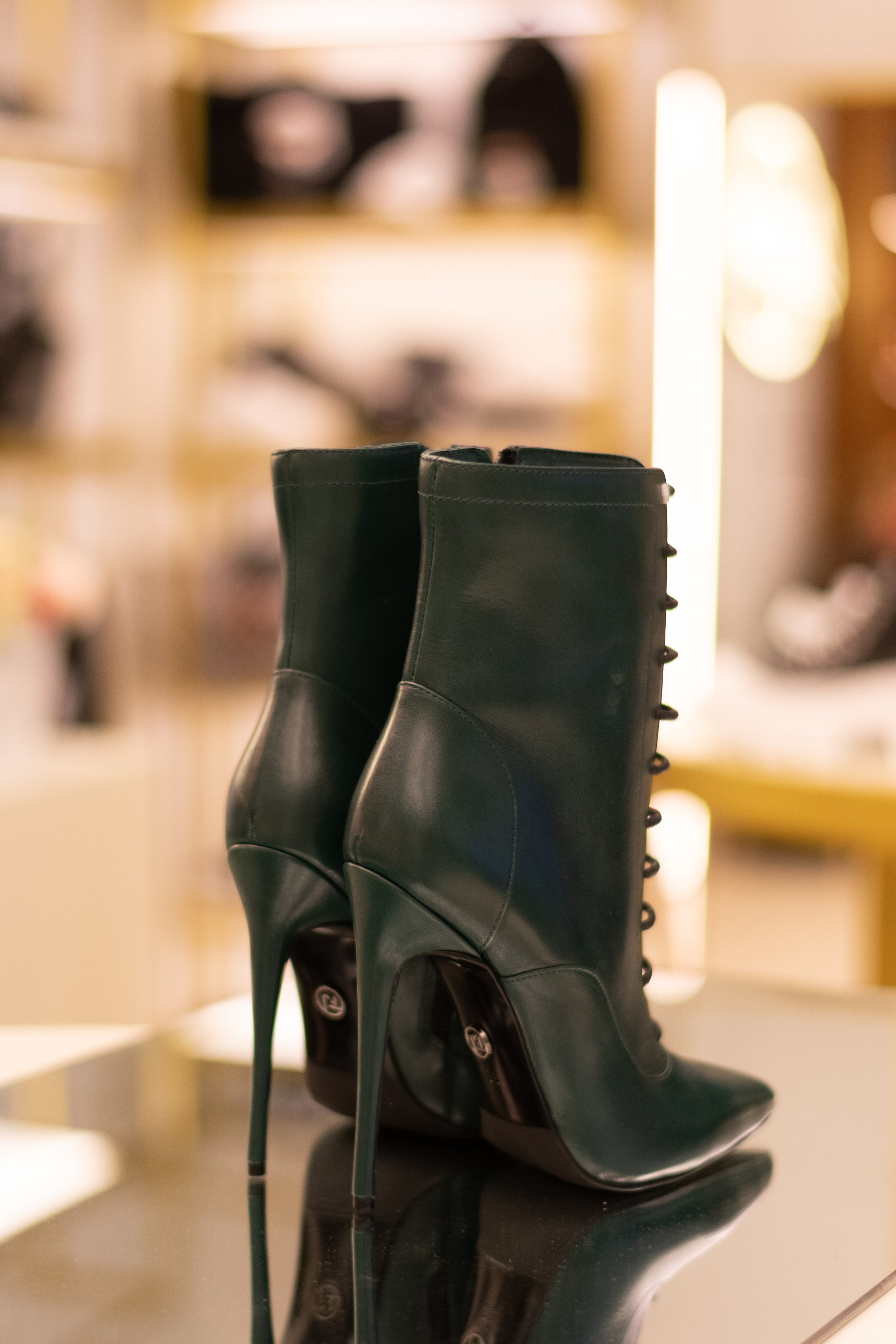 Для организаций. Предметная фотосессия для обувного магазина Capsula. Фотограф/видеограф Богдан Голованов