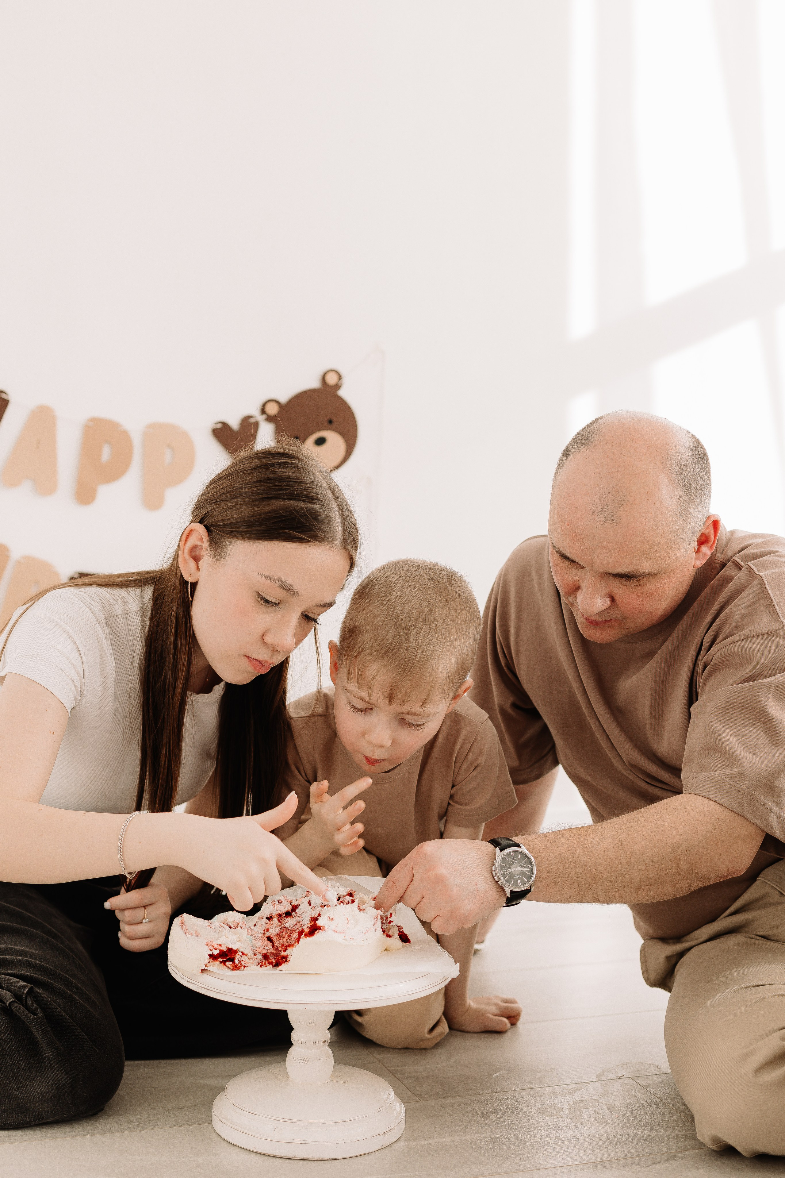 Семейная фотосессия в студии. Свадебный и семейный фотограф в Нижнекамске, Набережных Челнах
