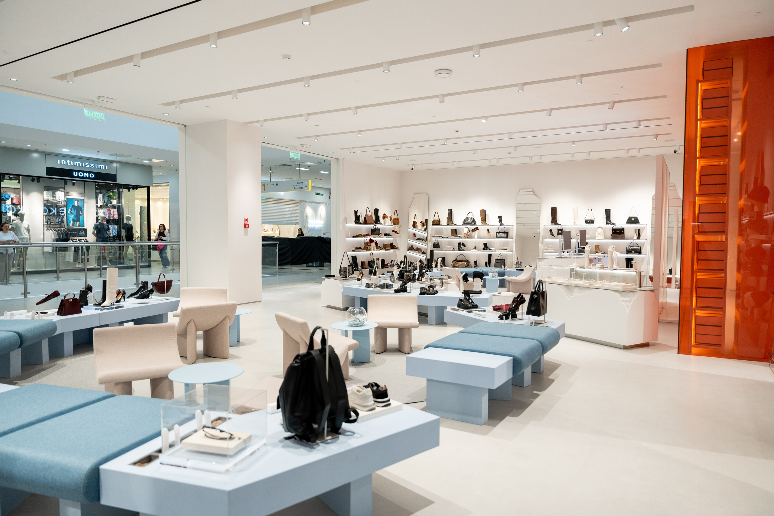 Интерьерная фотосъемка магазина Ekonika в Краснодаре — обувной бренд Профессиональная фотосъемка Ekonika — фирменный магазин в Краснодаре. Шедевры для Вас! Фотограф и Видеограф в Краснодаре Пахиев Руслан