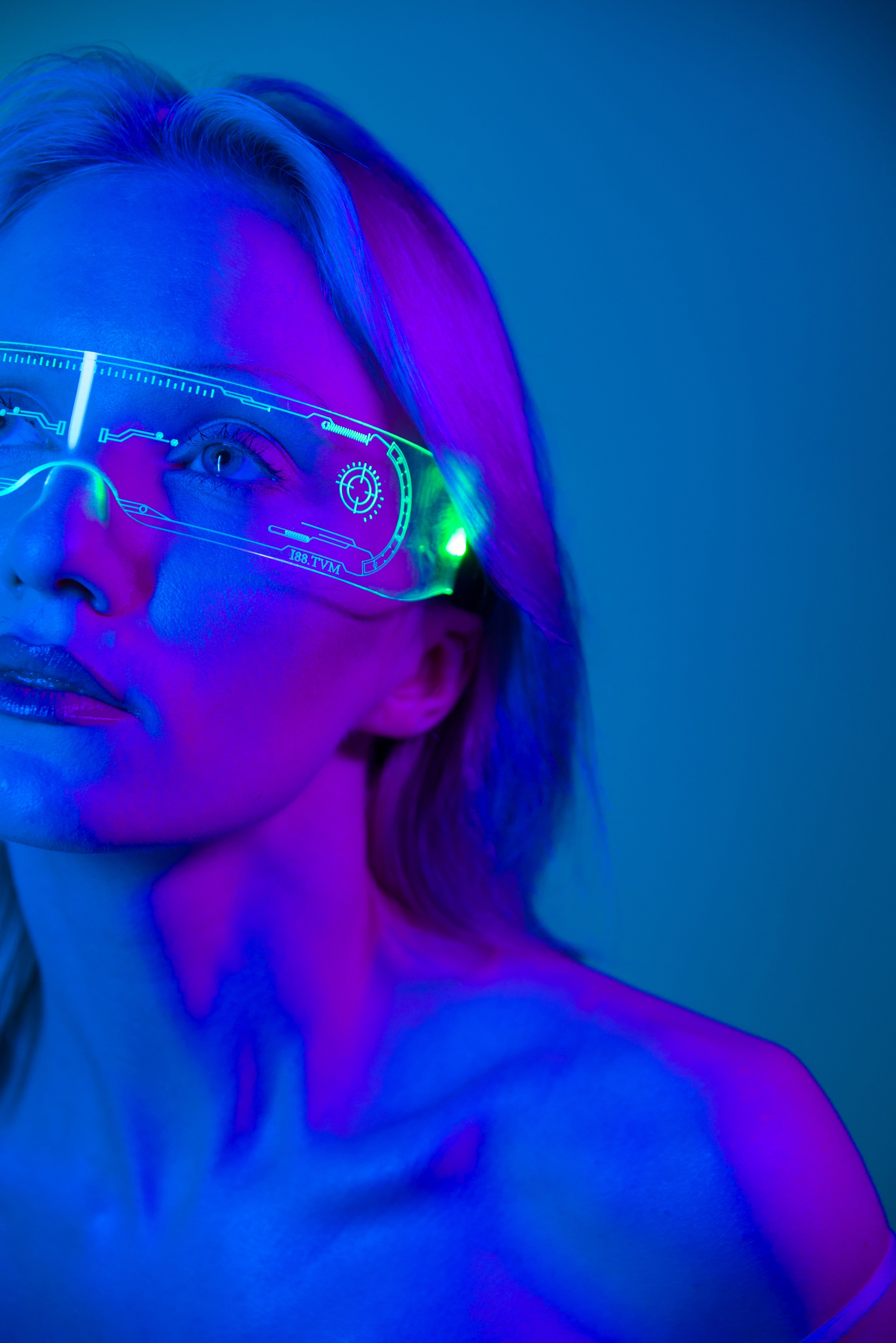 Мария Тихонова. Неон