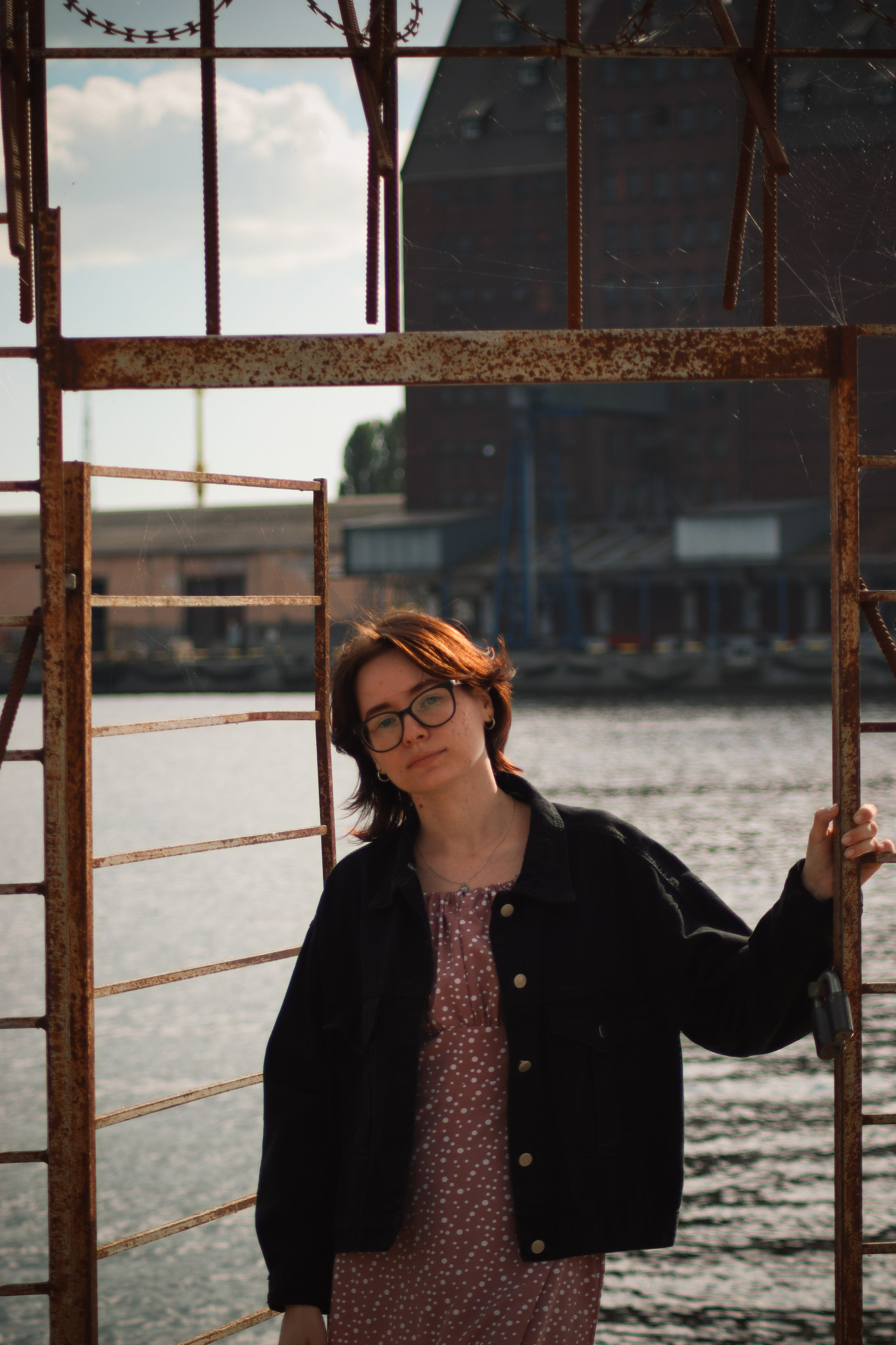 Юля П. (Near the water). — Digital Noise —