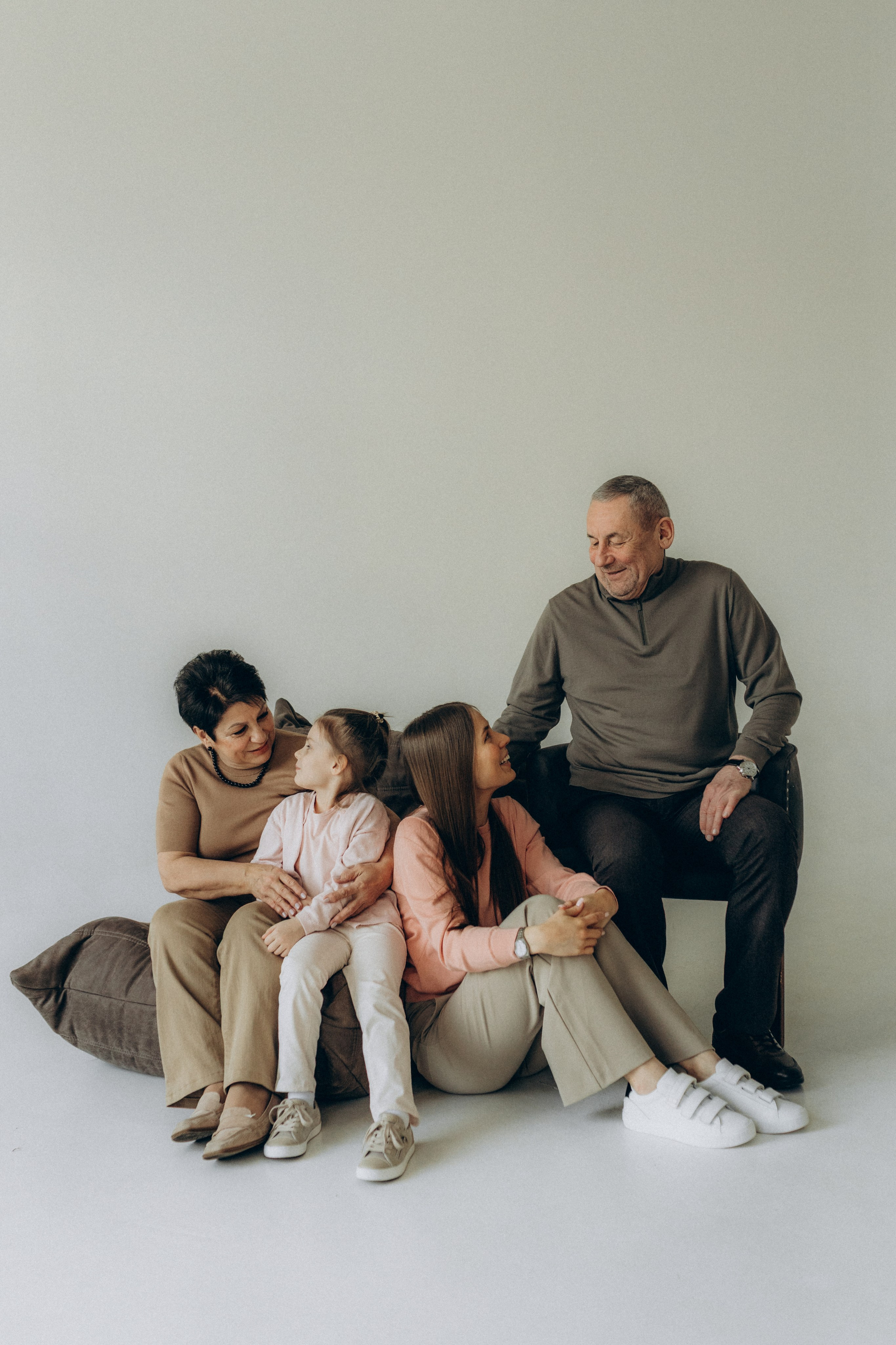 Семейная съёмка на циклораме. Фотограф НОГИНСК, Москва, Анастасия Белая