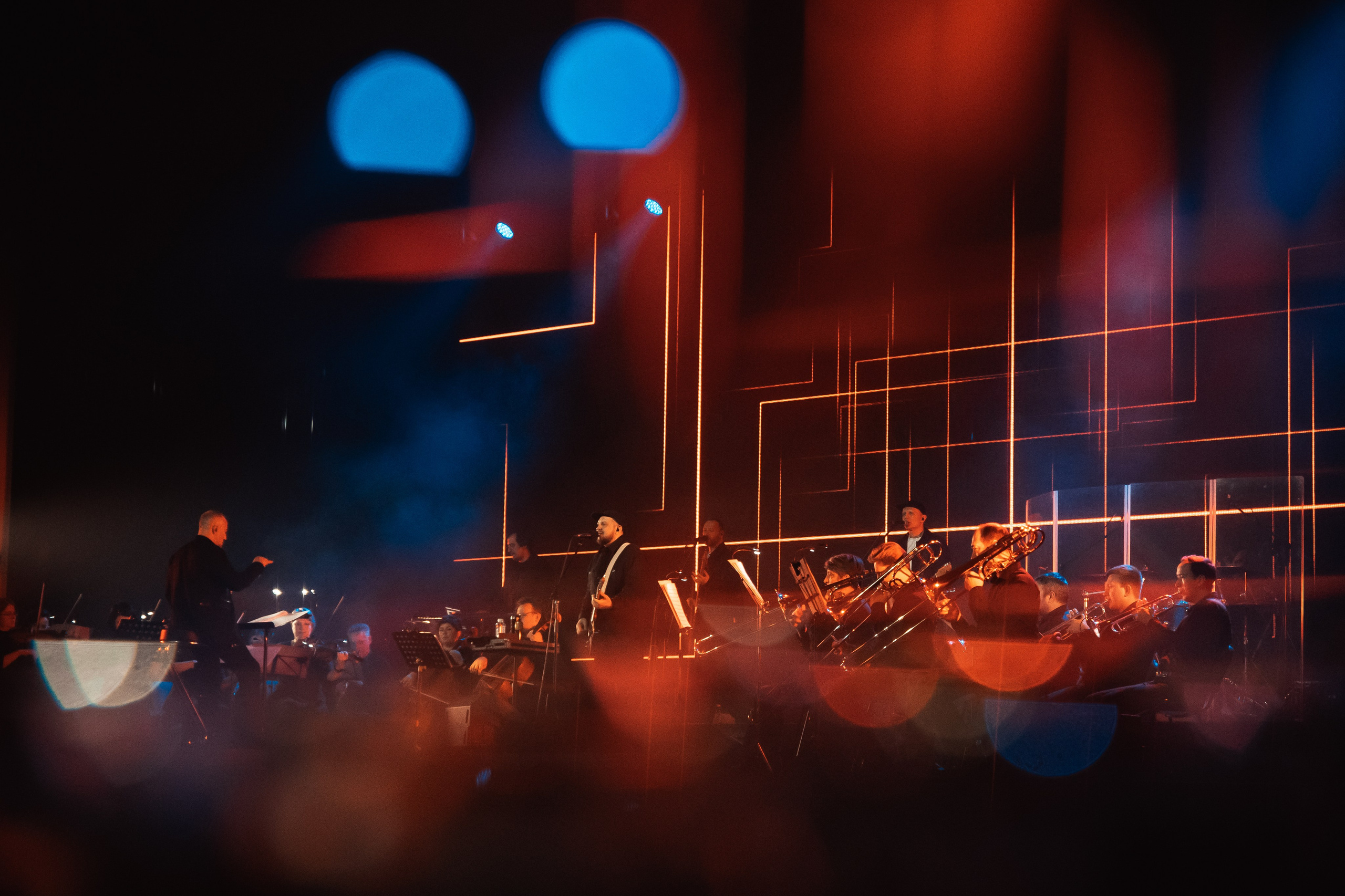 Сергей Бобунец с оркестром, Гранд холл Сибирь, 18.03.2026. Фотограф Регина Крикунова г. Красноярск