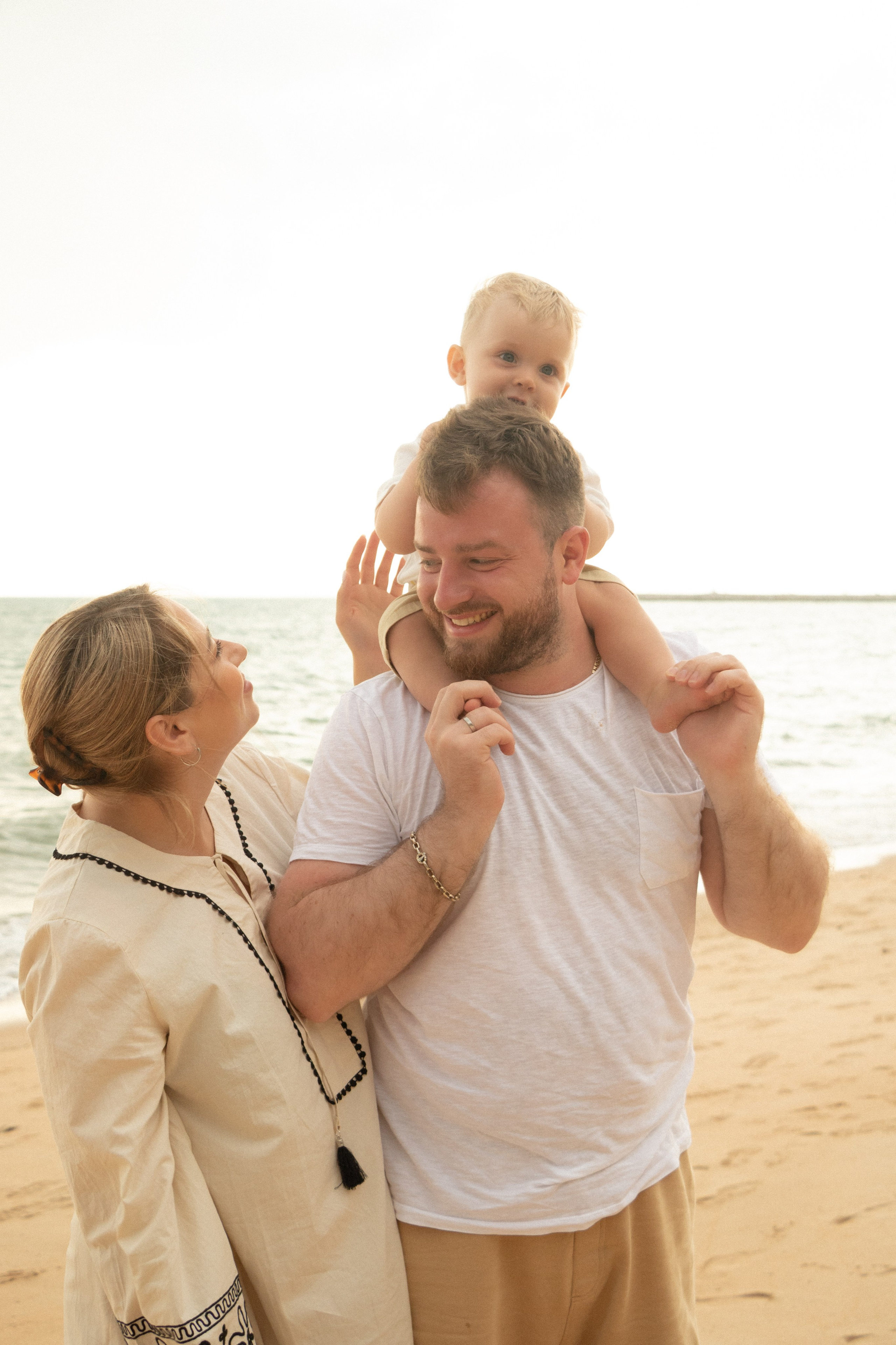 Alena’s family. Portrait photographer in Thailand
