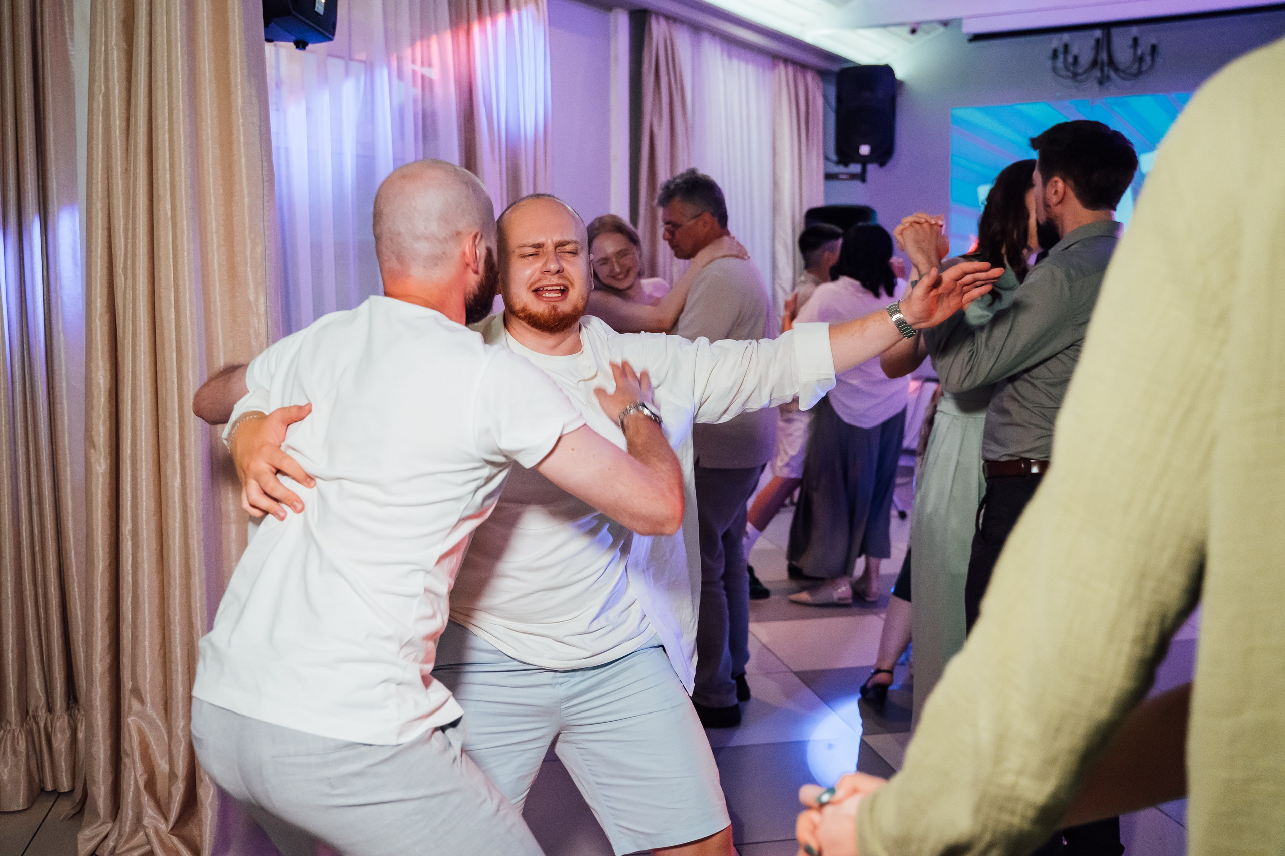 Дмитрий и Елизавета — свадебный день 25.07.2025. Свадебный фотограф в Коломне, Воскресенске, Егорьевске Владимир Петров